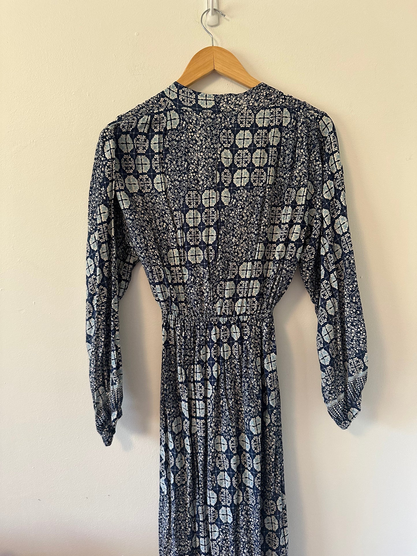 NWT Natalie Martin NAT Nico Navy and White Floral Maxi Dress | Size Small