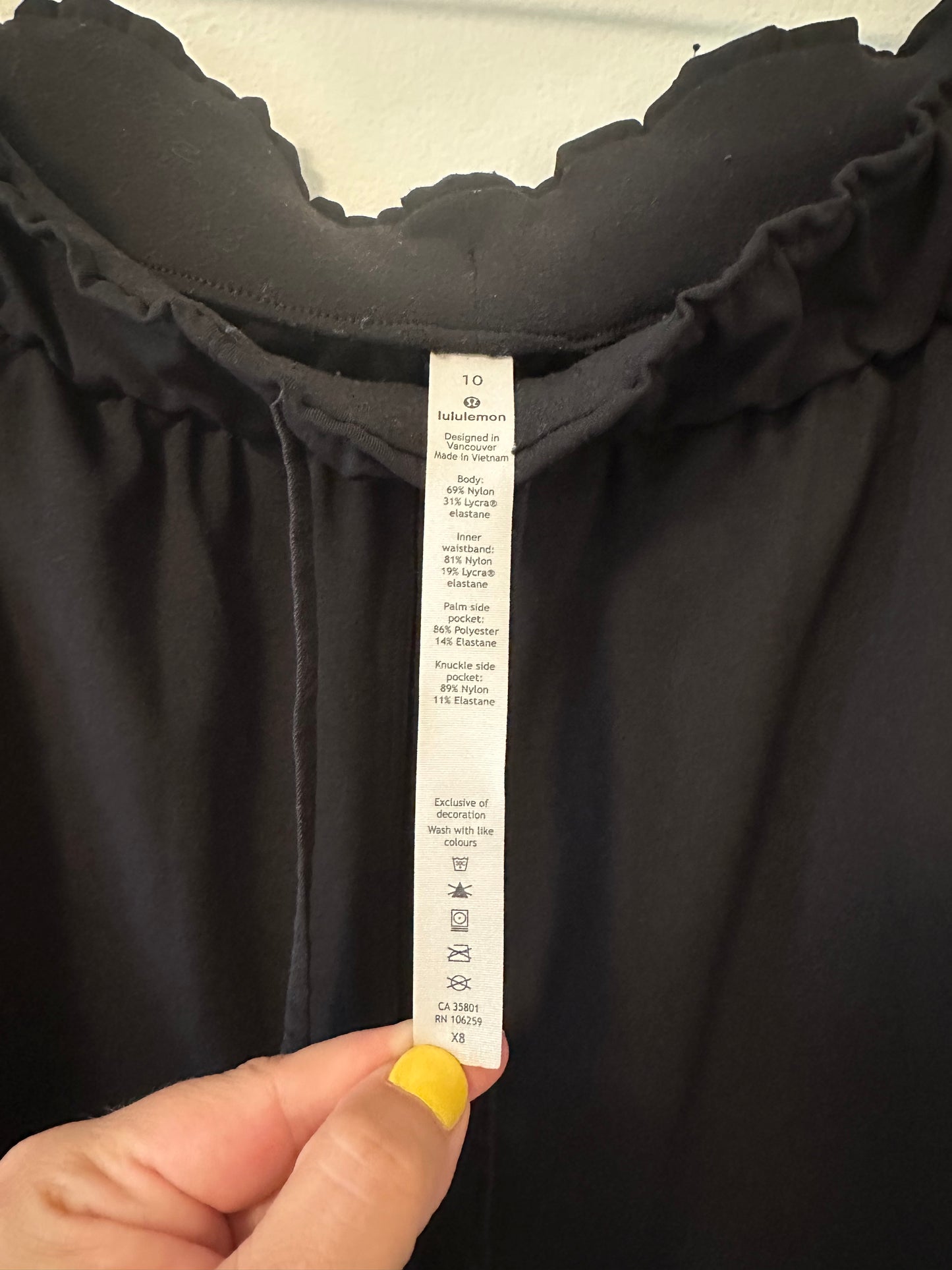 Lululemon Keep Moving Pant in Black - Size 10