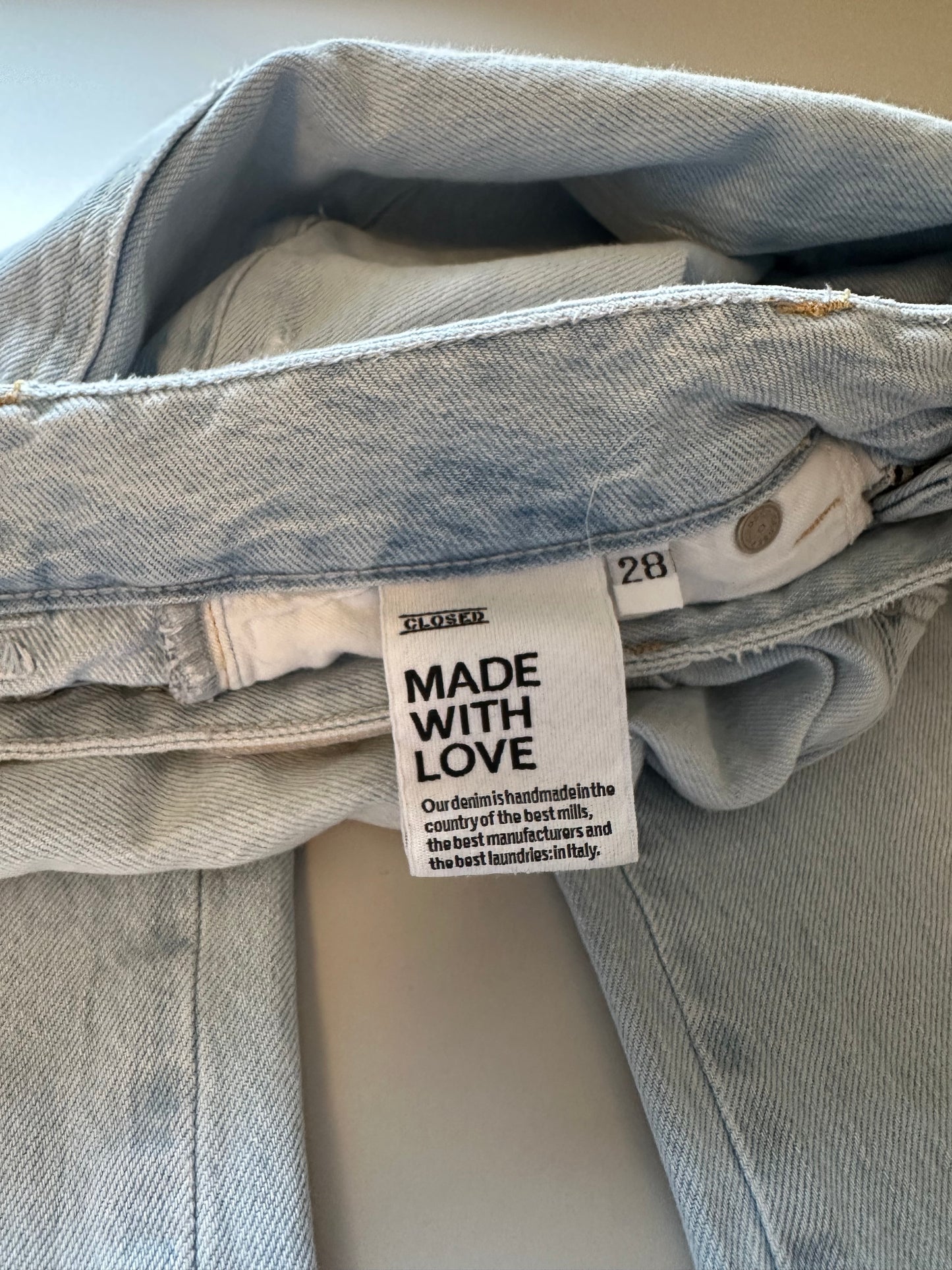 Closed Light Blue Ripped Ankle Cotton Straight Leg Jeans | Size 28