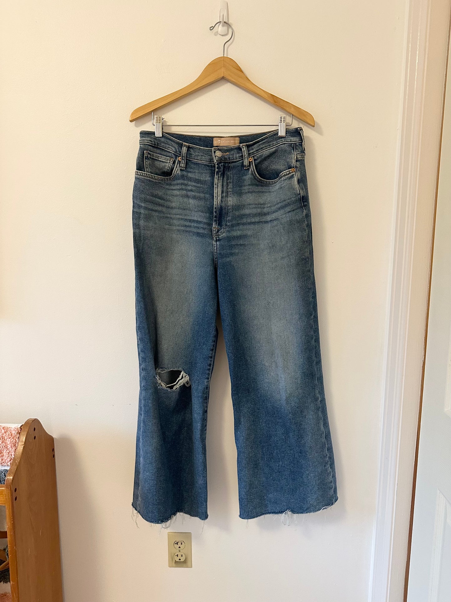 7 For All Mankind The Ultra High Rise Cropped Jo Blue Distressed Jeans | Size 31