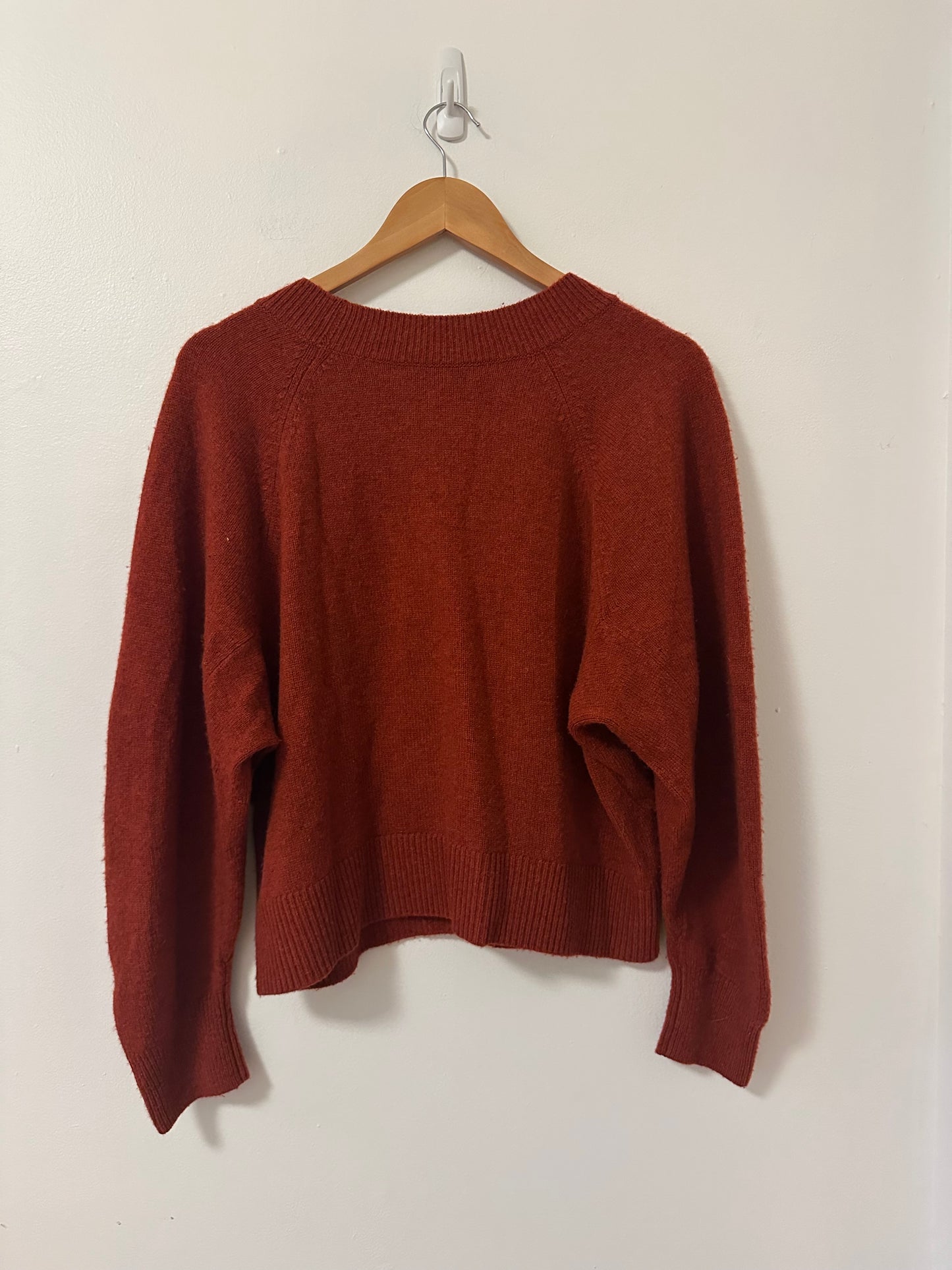 Vince Raglan Dolman Sleeve Crew Neck Sweater in Rust Red | Size Medium