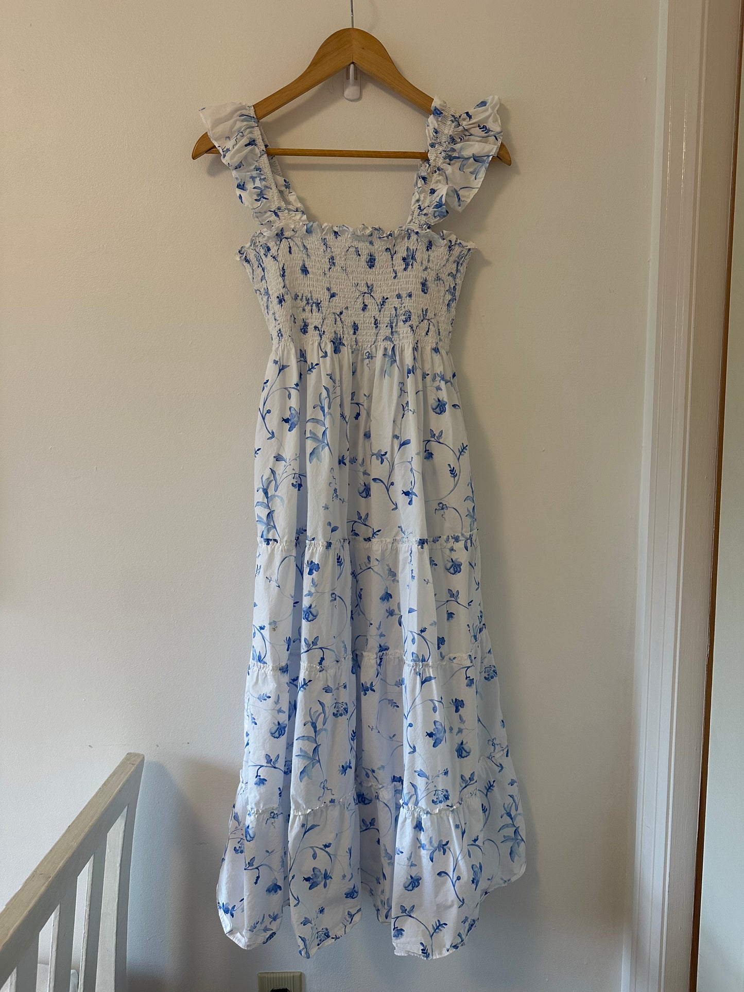 Hill House The Ellie Nap Dress in Blue Botanical - Size Medium