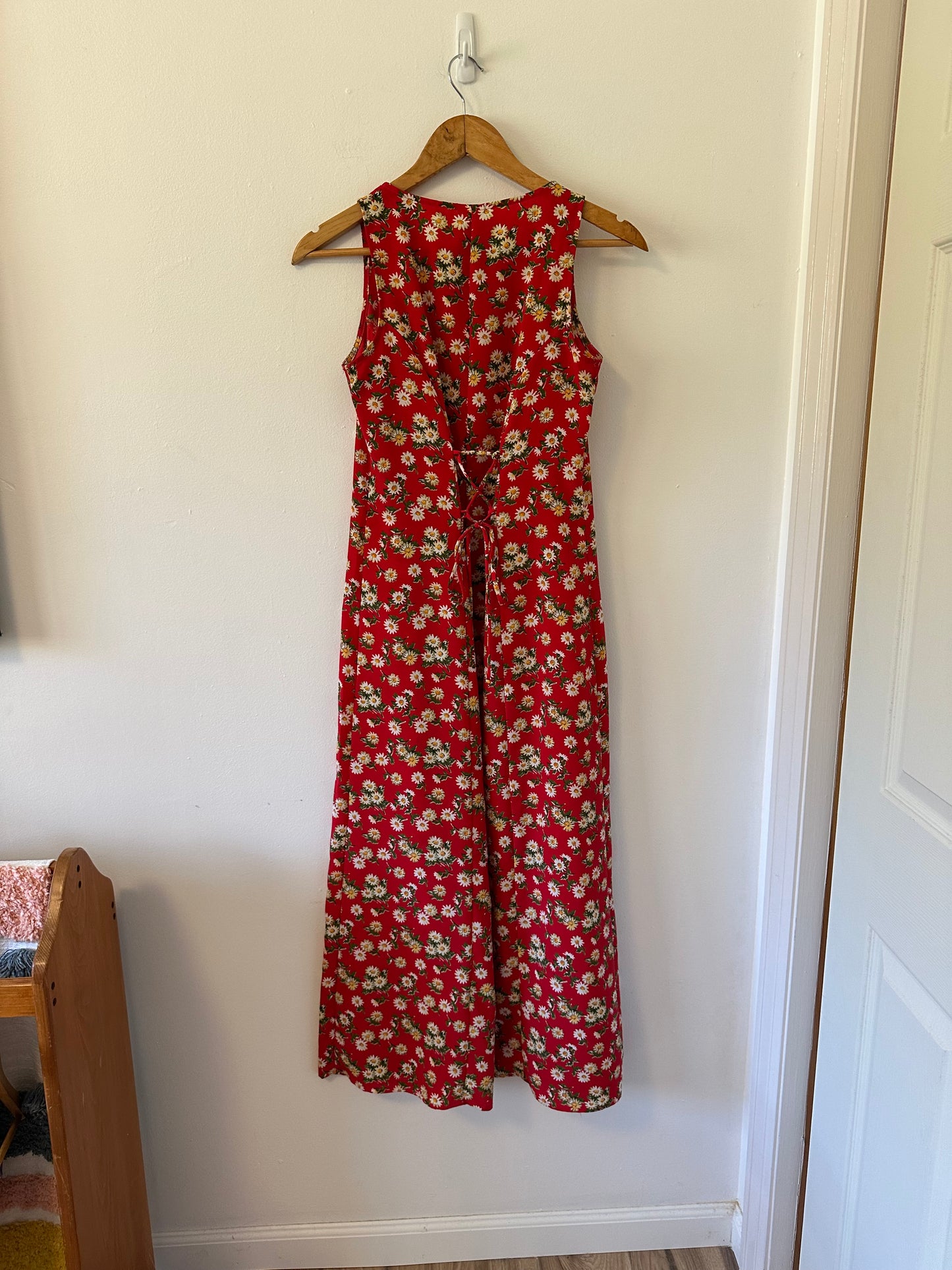 My Michelle Red Floral 90s Tie Back Midi Sleeveless Dress | Size 7/8
