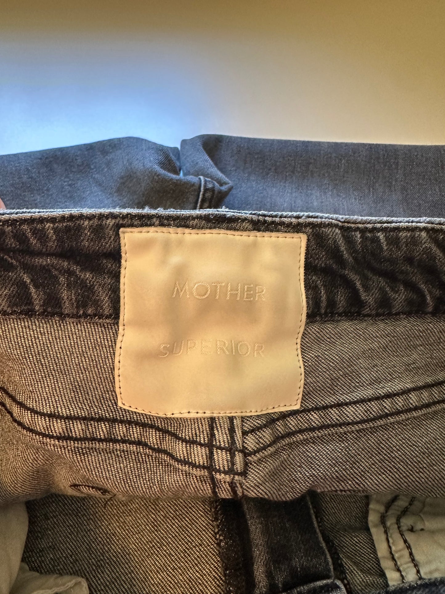 MOTHER The Roller Crop Undone Hem in Of Cats and Kings | Size 26