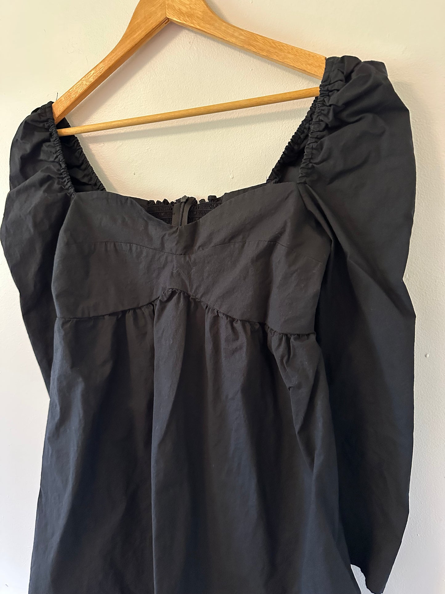 OAK + FORT - Black Sweetheart Puff Sleeve Mini Dress in Cotton Poplin | Size Medium