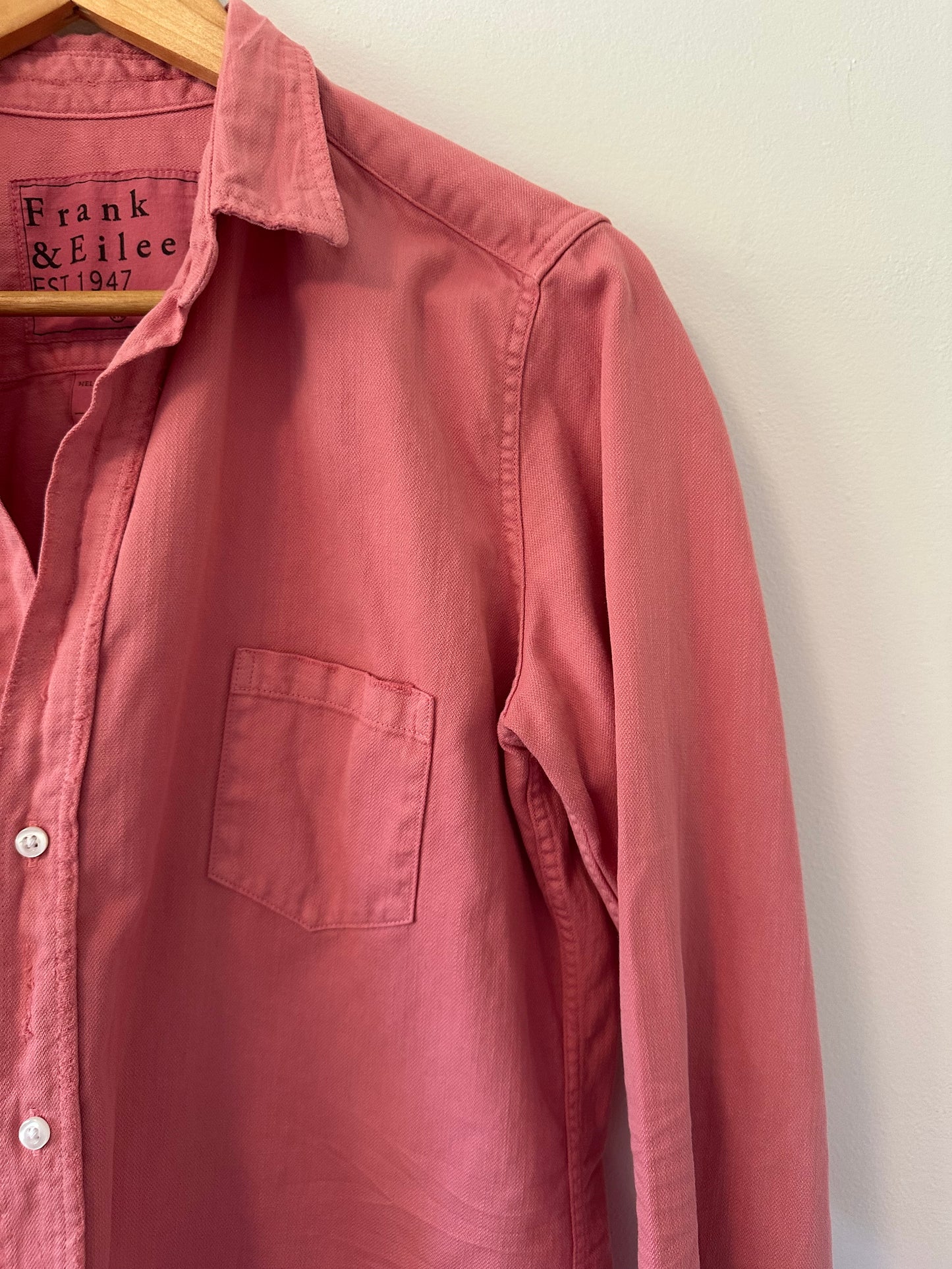 Frank & Eileen Pink Relaxed Fit Button Down Shirt | Size Medium
