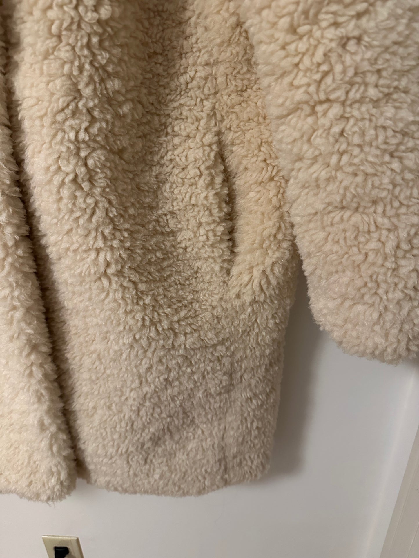 Banana Republic Oversized Sherpa Cocoon Coat in Cream | Size Small