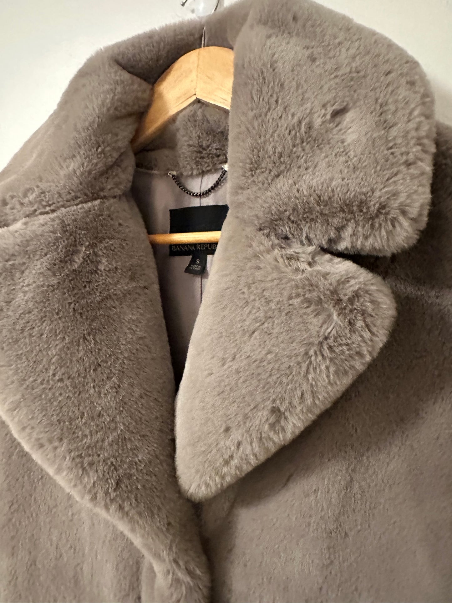 Banana Republic Teddy Faux Fur Jacket in Gray | Size Small