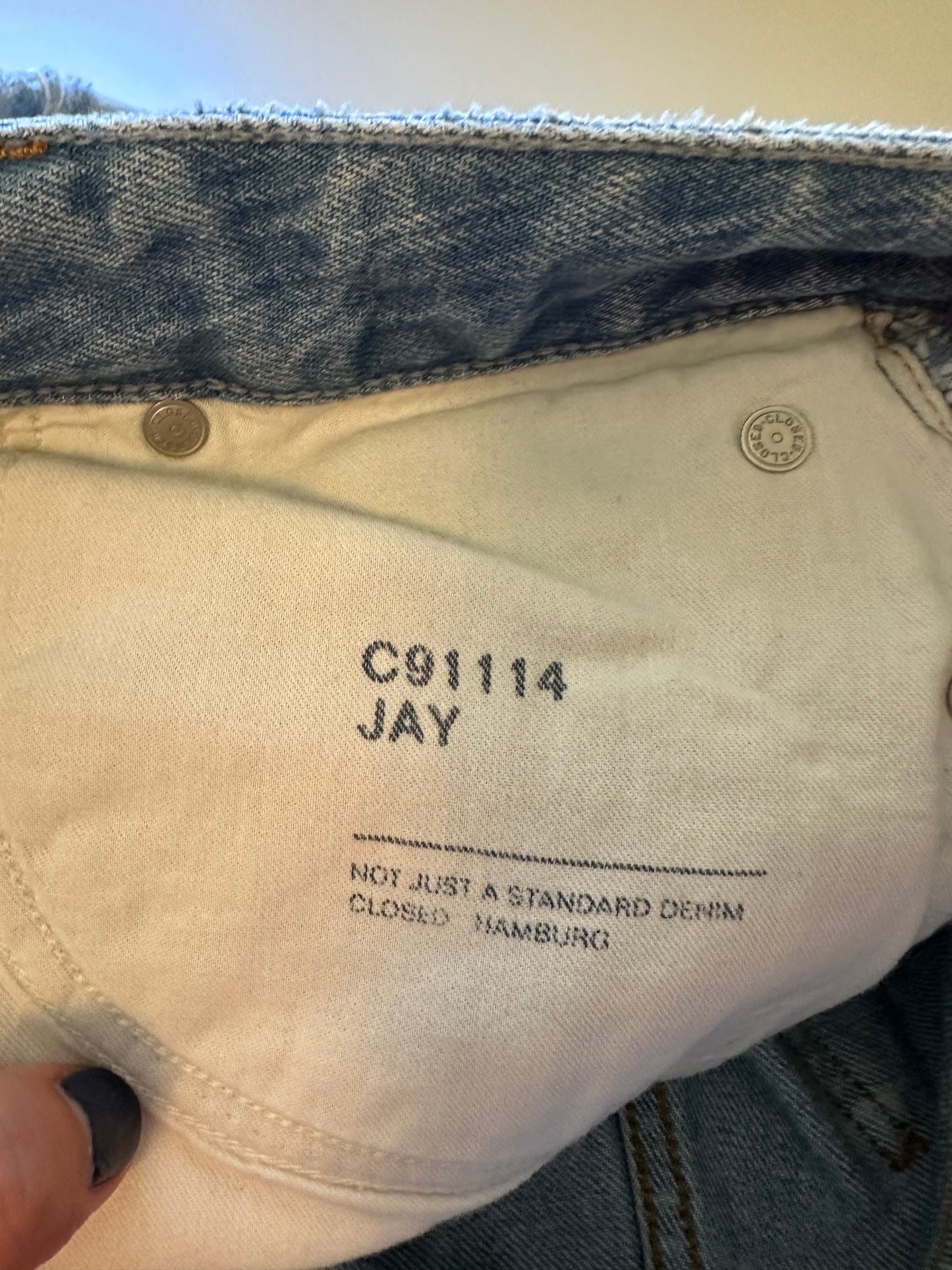 Closed Jay Light Blue Distressed Straight Leg Jeans | Size 26
