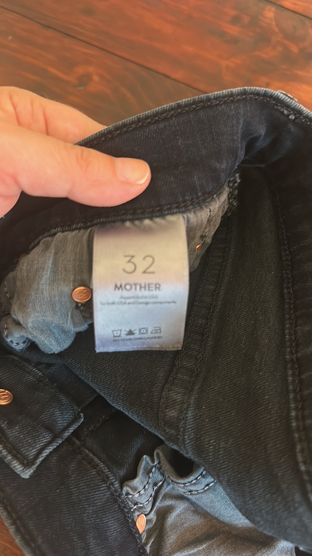 MOTHER High Rise Rambler Zip Ankle Jeans Size 32