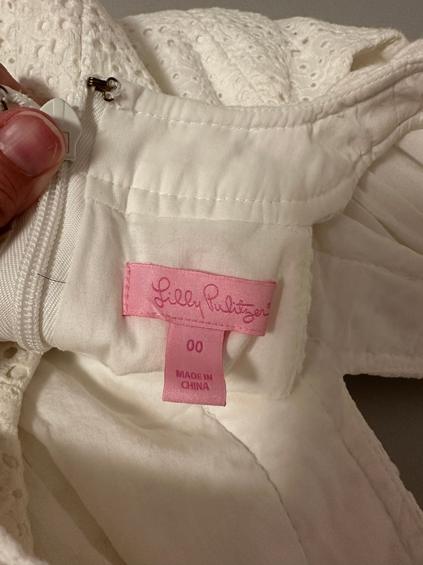 Lilly Pulitzer Women's Sleeveless White Lace V-Neck Dress In White | Size 00