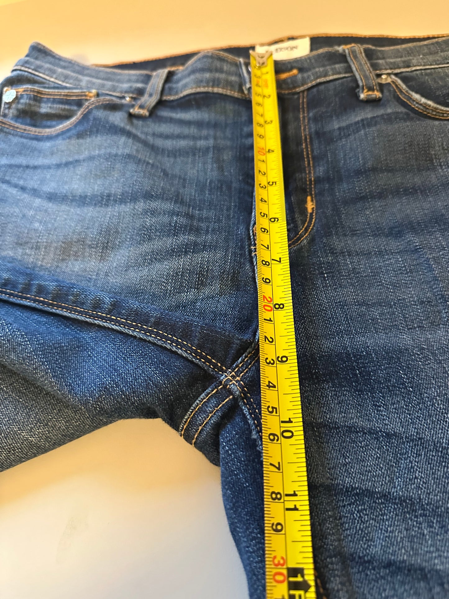 Hudson Jeans Dark Blue Mid Rise Skinny Jeans with Floral Embroidery | Size 28