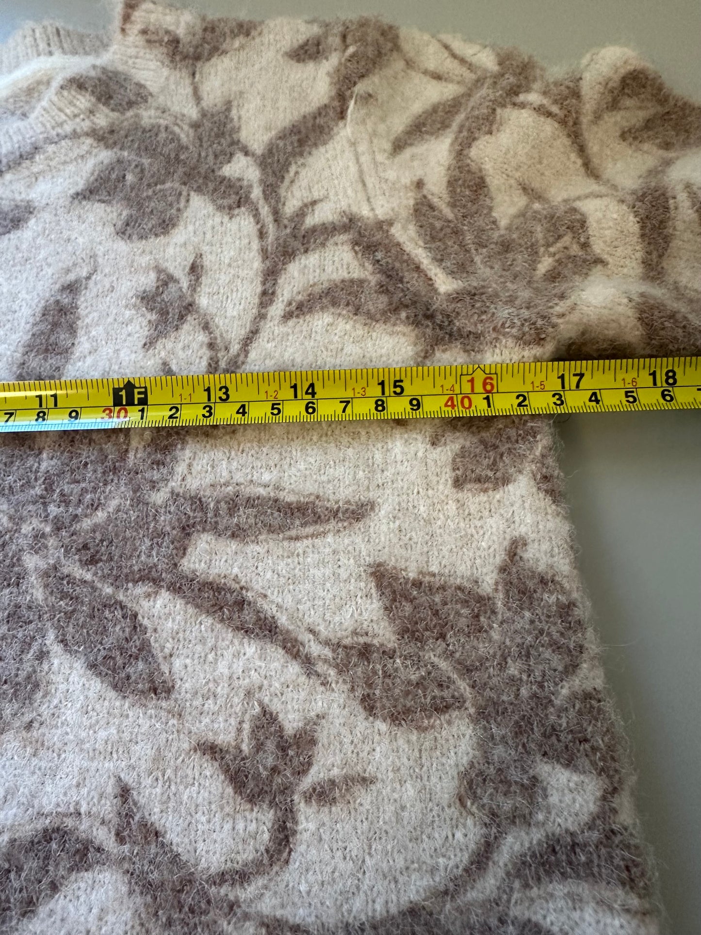 Nicole Miller Beige and Brown Floral Crewneck Sweater | Size Small