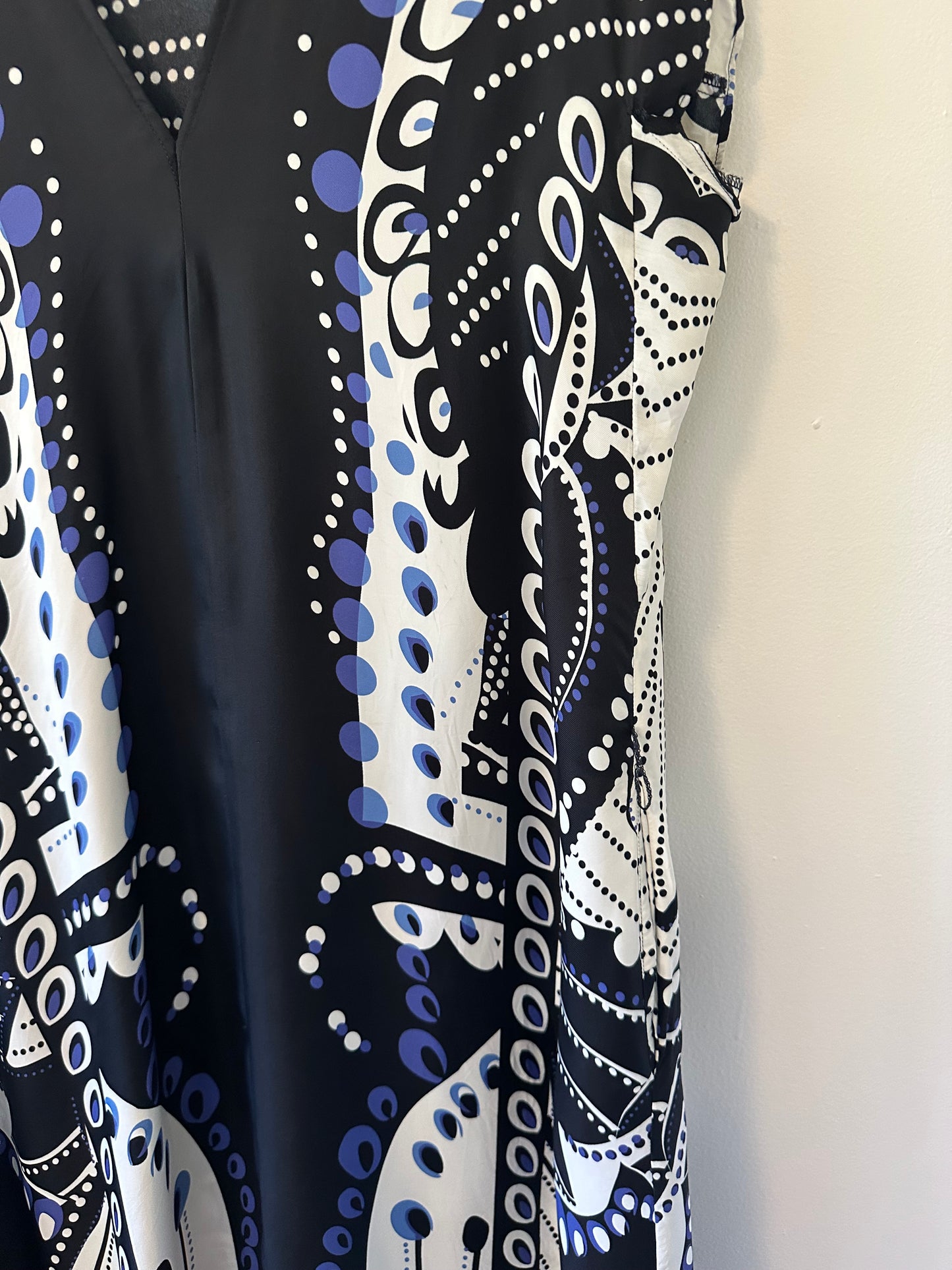 Reiss Freja Scarf Printed Midi Dress in Navy and White | Size 6