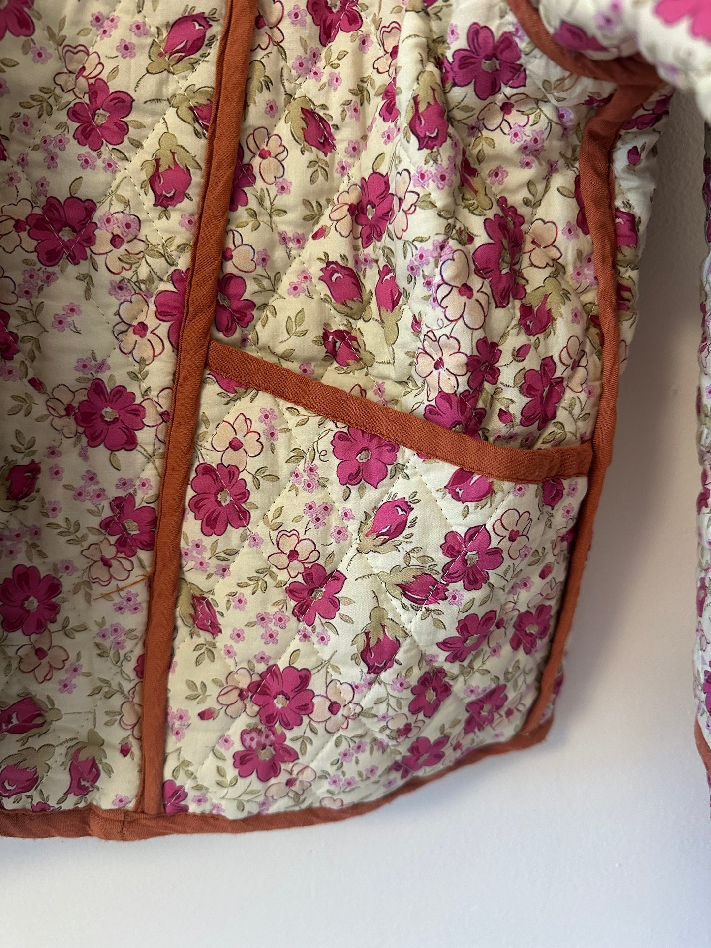 Entro Black Ecru Floral Printed Quilted Reversible Jacket | Size Medium