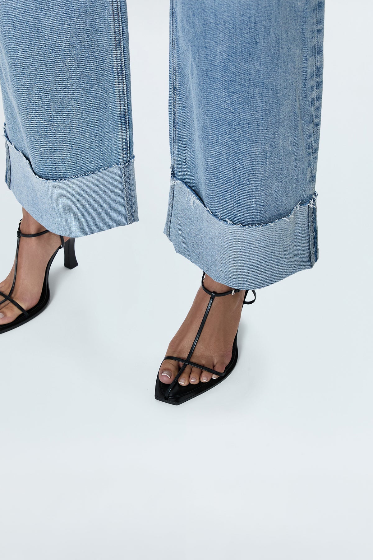 Pistola Lana Cropped Cuffed Wide Leg Relaxed Jeans in Snowcat | Size 25