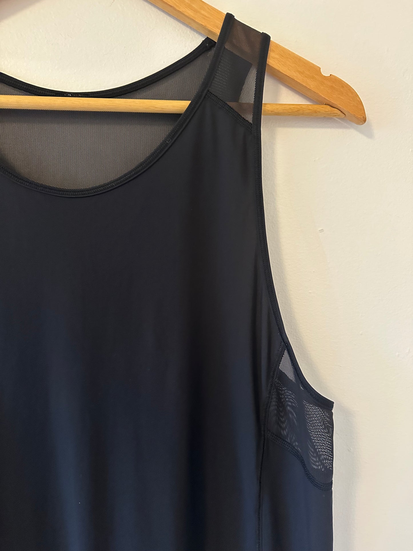 Lululemon Sculpt Tank II in Black - Size 10
