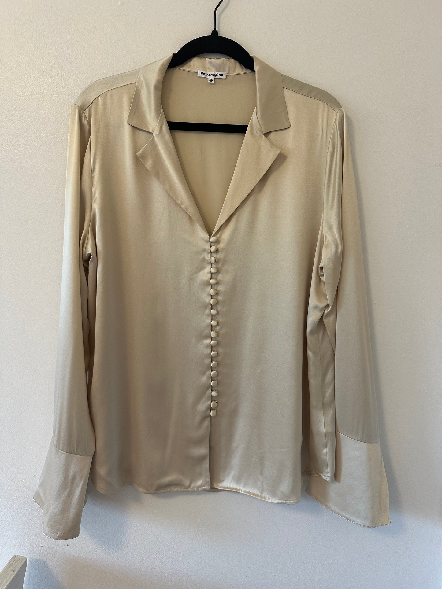 Reformation Jeremiah Silk Top in Almond - Size XL
