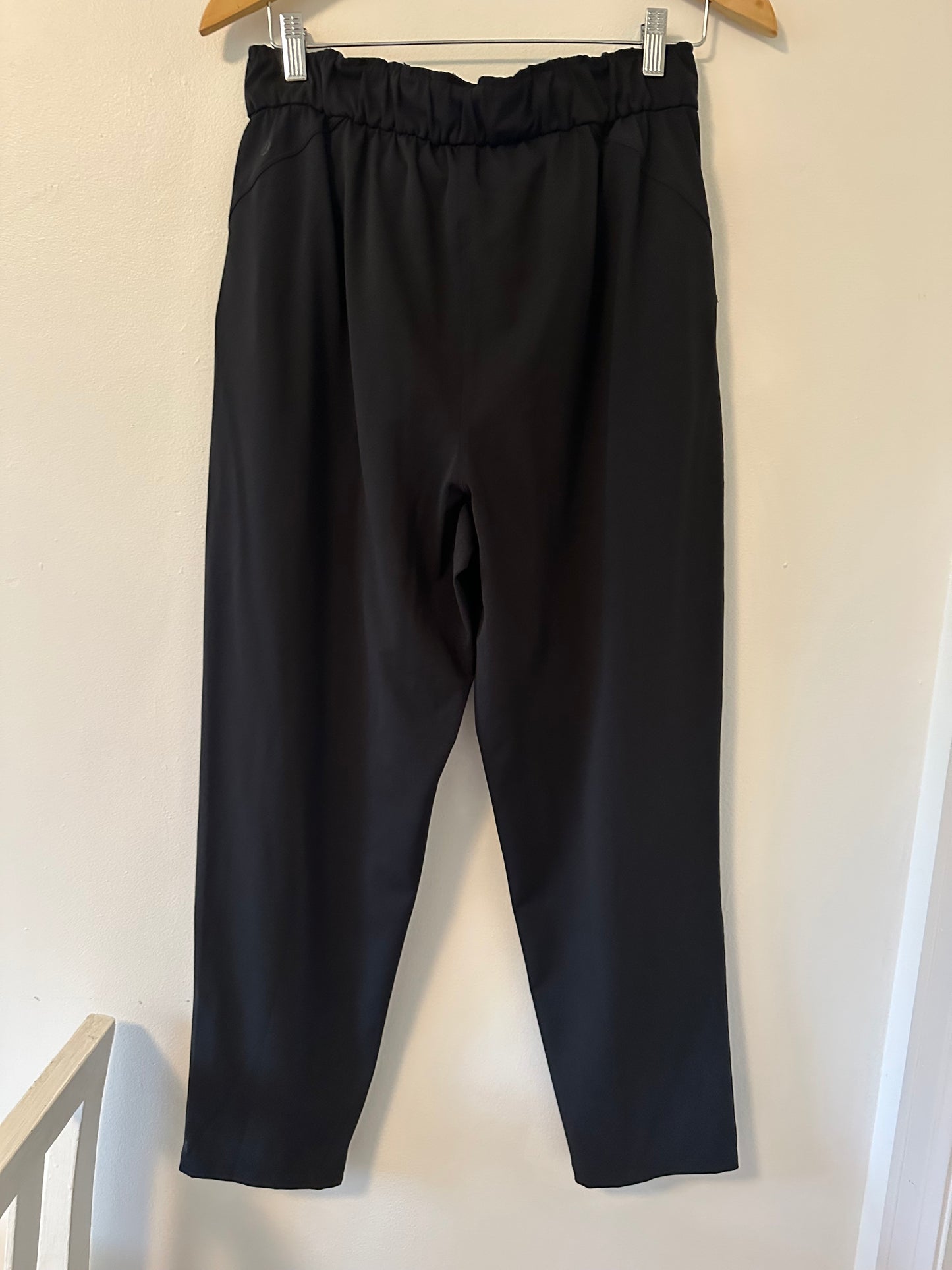 Lululemon Keep Moving Pant in Black - Size 10