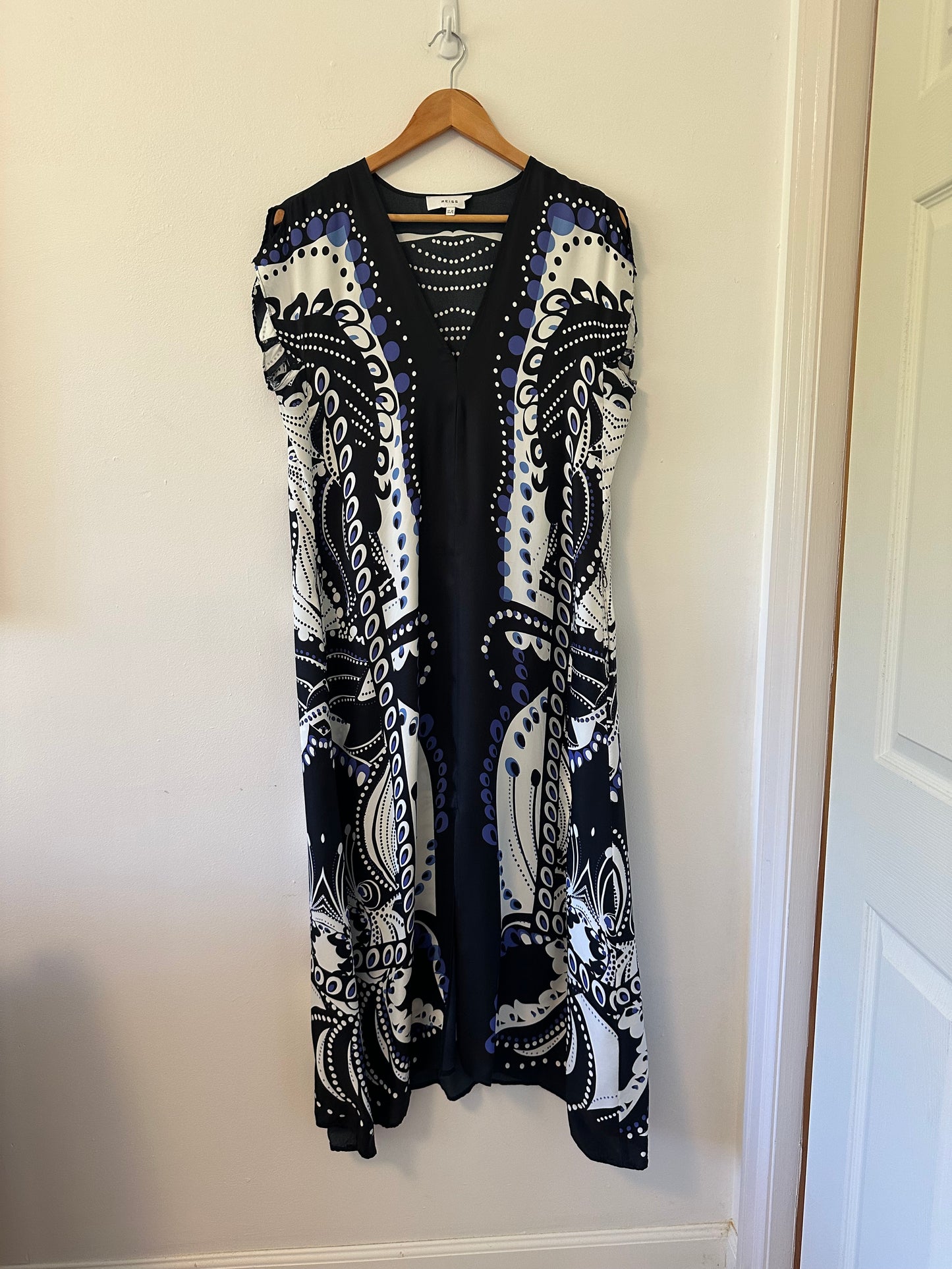 Reiss Freja Scarf Printed Midi Dress in Navy and White | Size 6