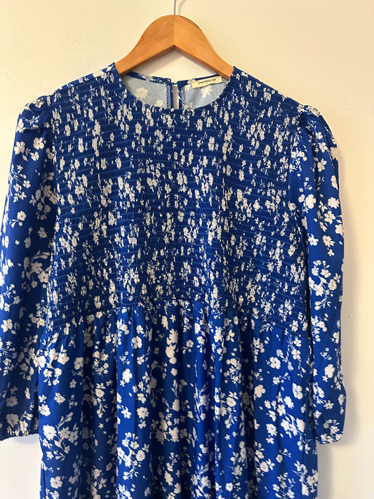Sunday Up Smocked Bodice Blue and White Floral Dress | Size Large