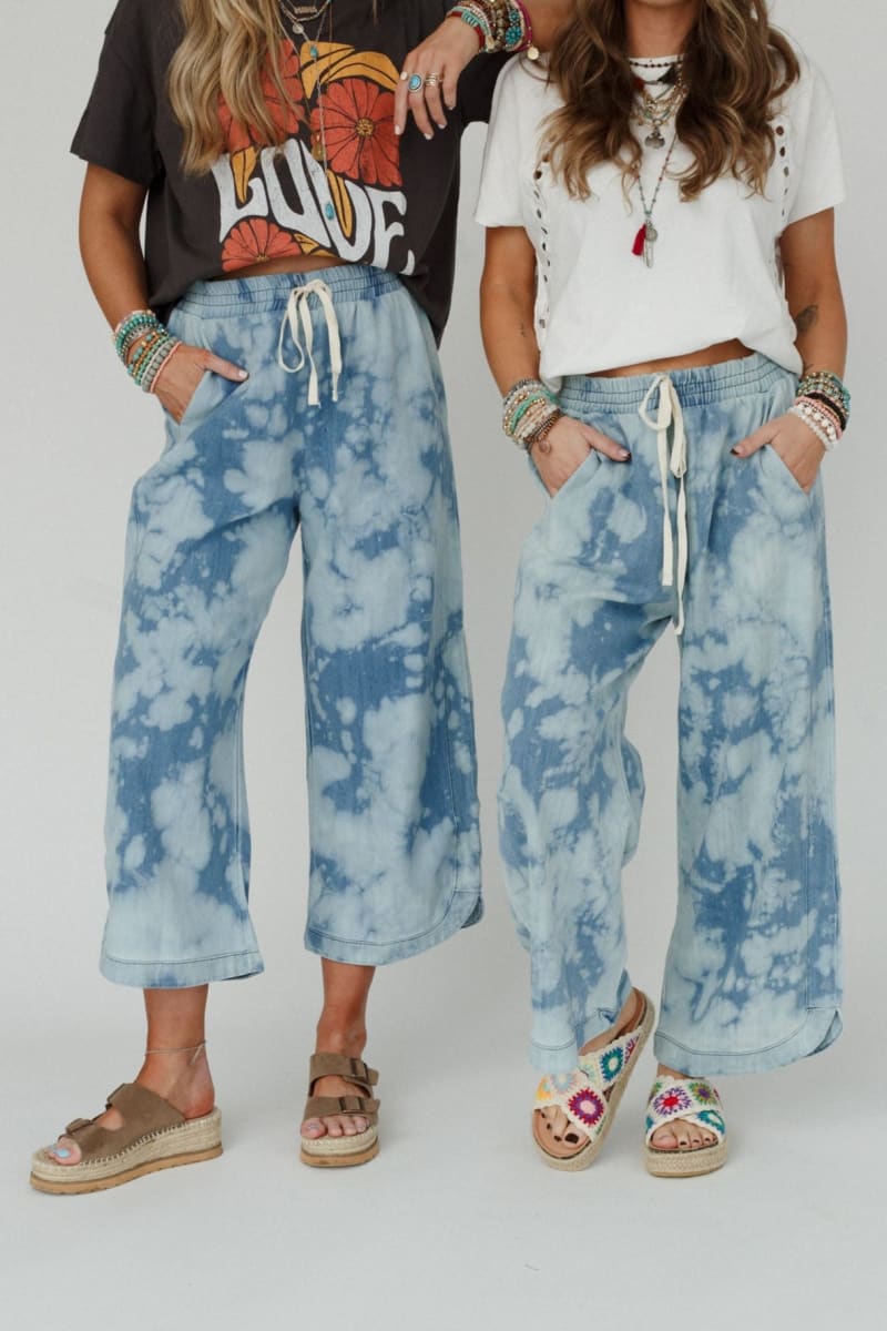 Three Bird Nest The So Comfy Wide Leg Pant in Blue Bleached Denim - Size Medium
