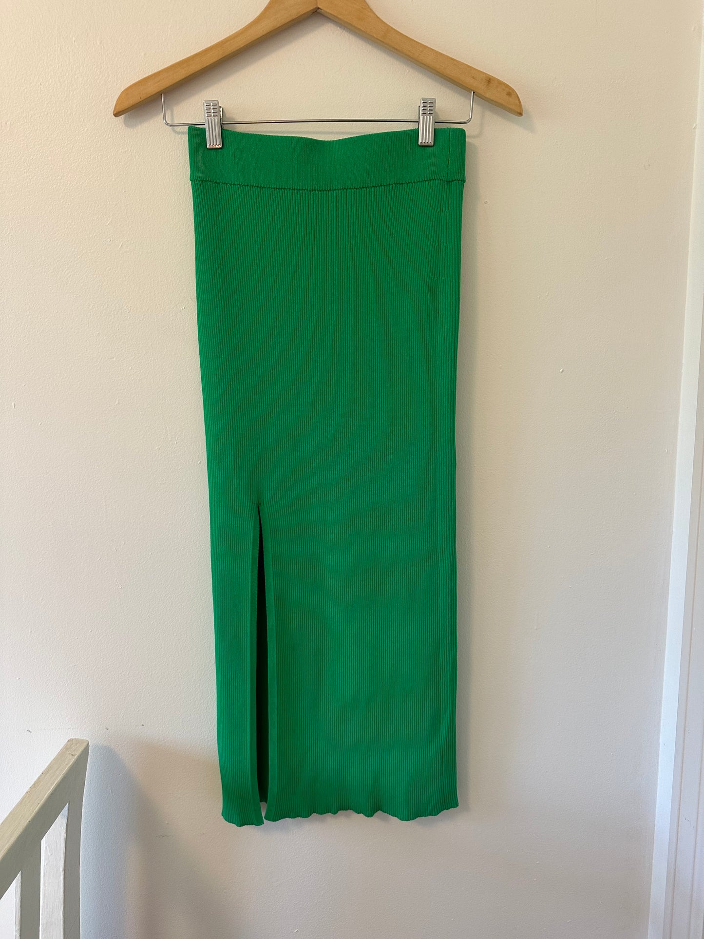 Zara Ribbed Midi Skirt with Slit in Green - Size Small