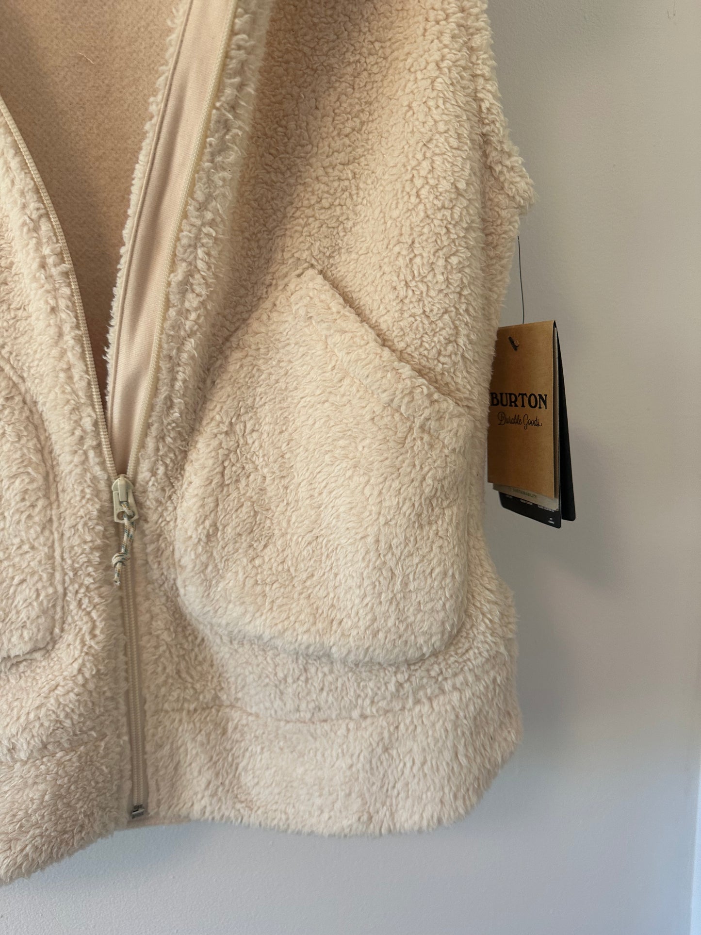 NWT Burton Minxy Hooded Vest in Crème Brûlée Sherpa - Size Small