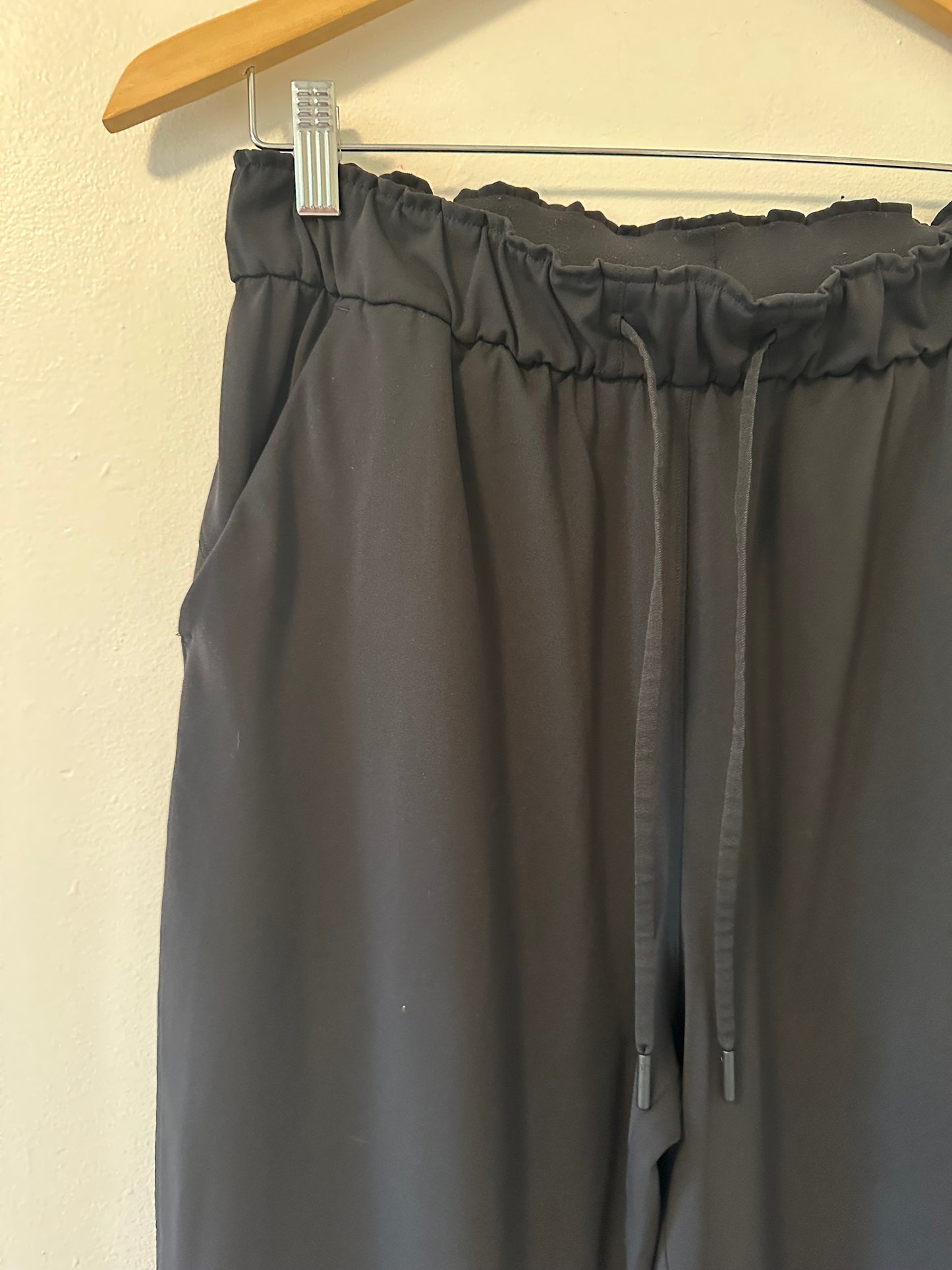Lululemon Keep Moving Pant in Black - Size 10