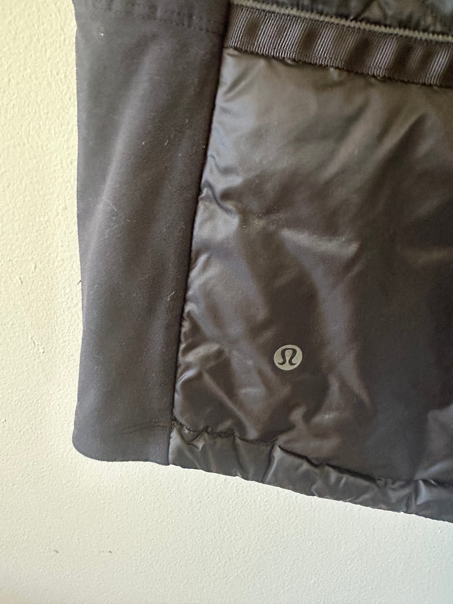 Lululemon Down For a Run Quilted Vest in Black | Size 8