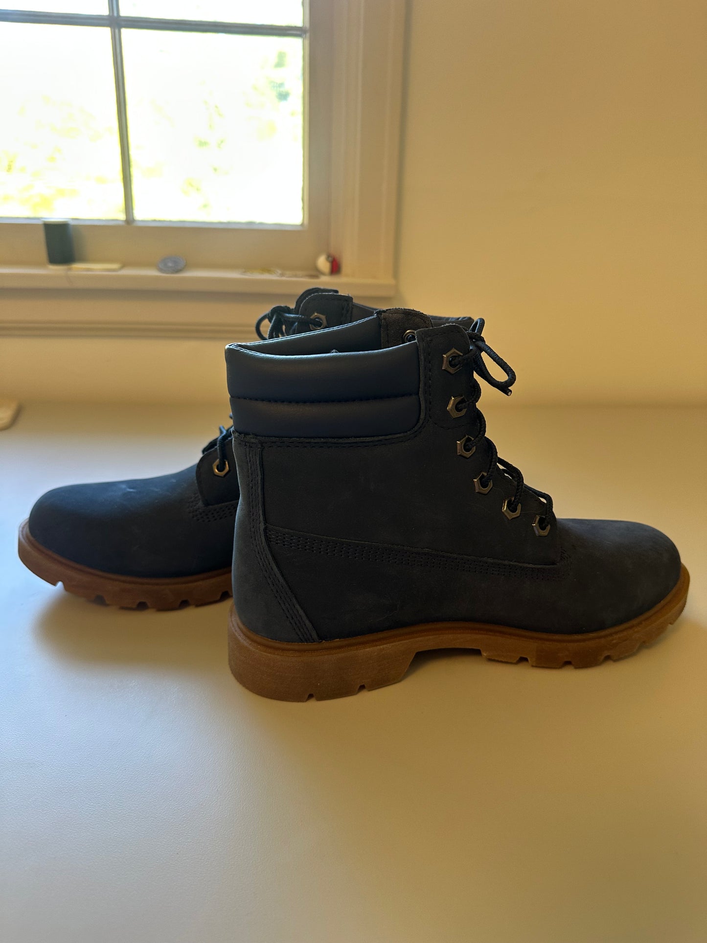 Timberland Women's Linden Woods 6-Inch Waterproof Boot in Navy Gum | Size 8.5