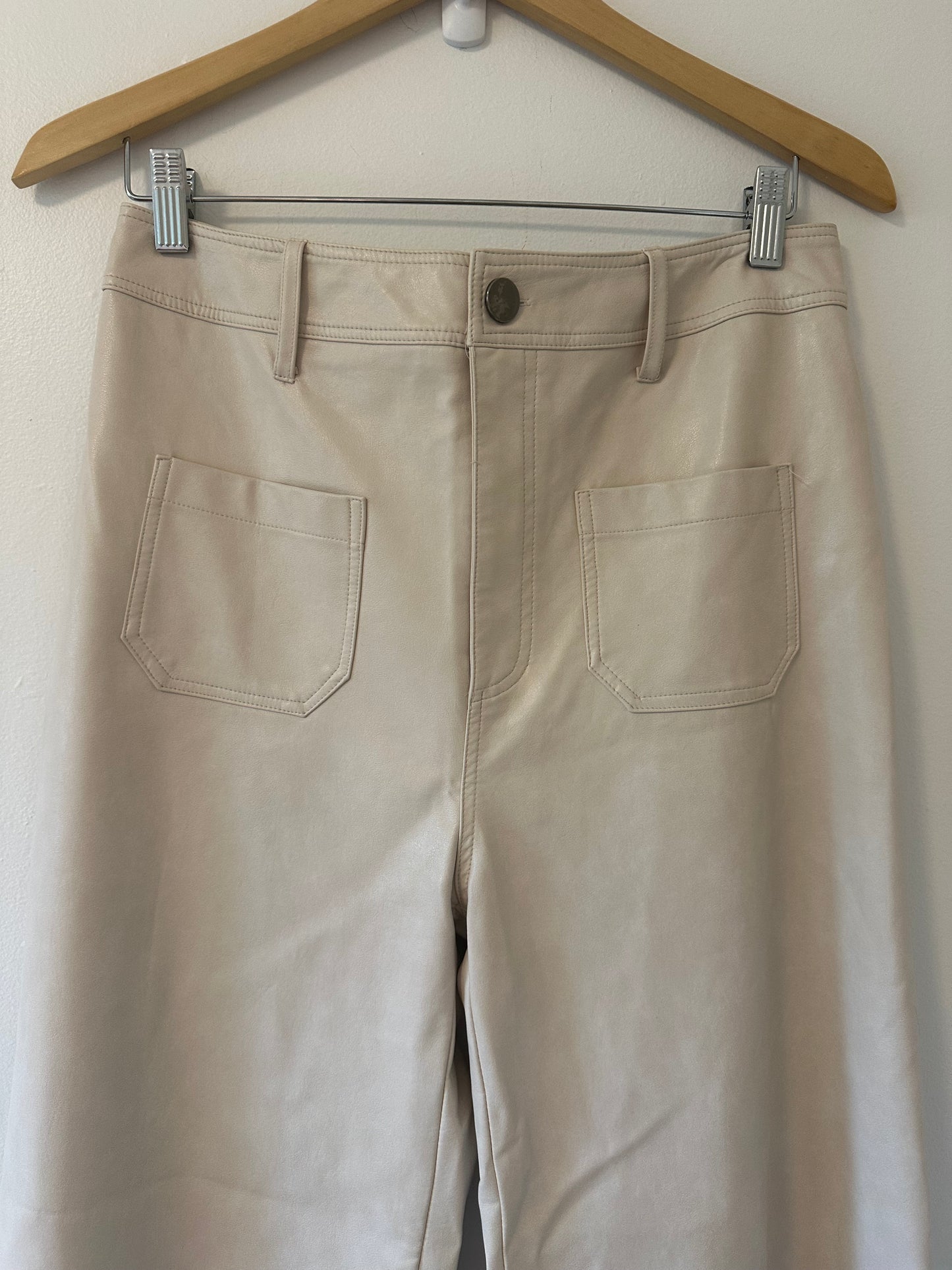 Entro Creamy Beige Faux Leather Wide-Leg Cropped Pants - Size Large