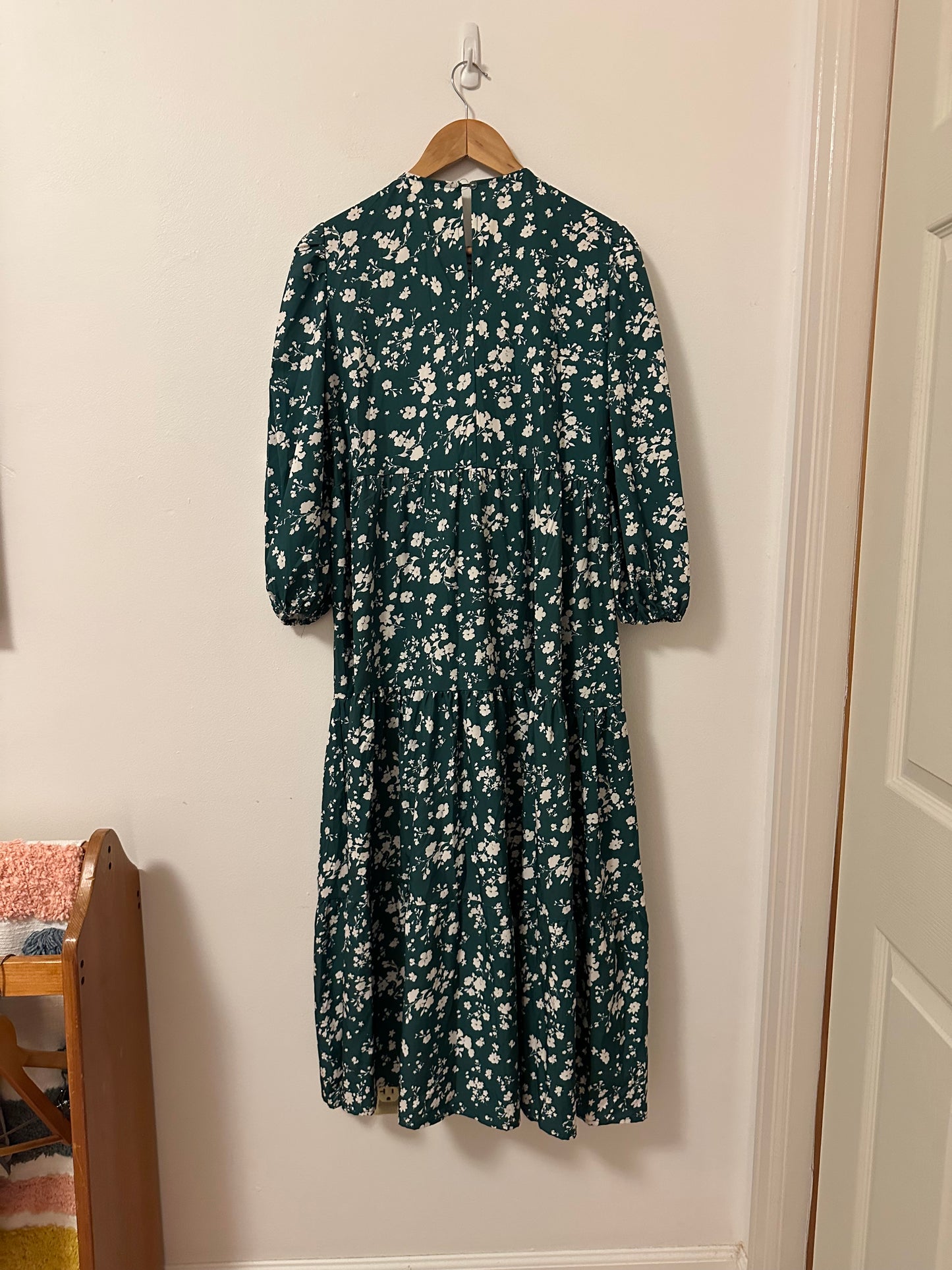 Sunday Up Smocked Green and White Floral Midi Dress | Size Large