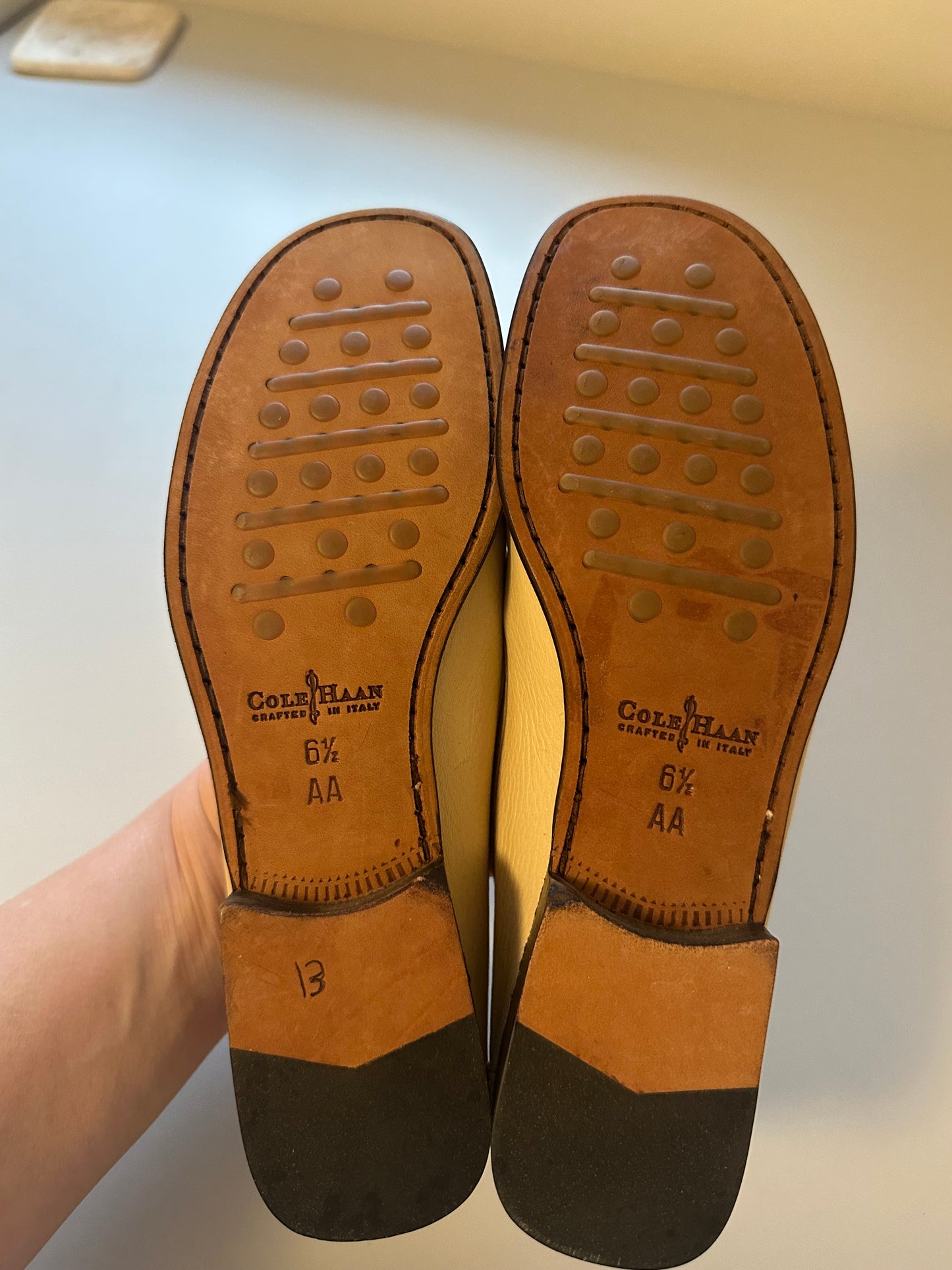 Cole Haan Cream Leather Loafers | Size 6.5