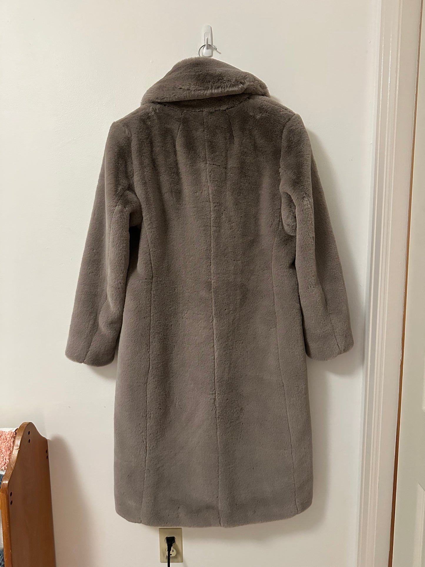 Banana Republic Teddy Faux Fur Jacket in Gray | Size Small