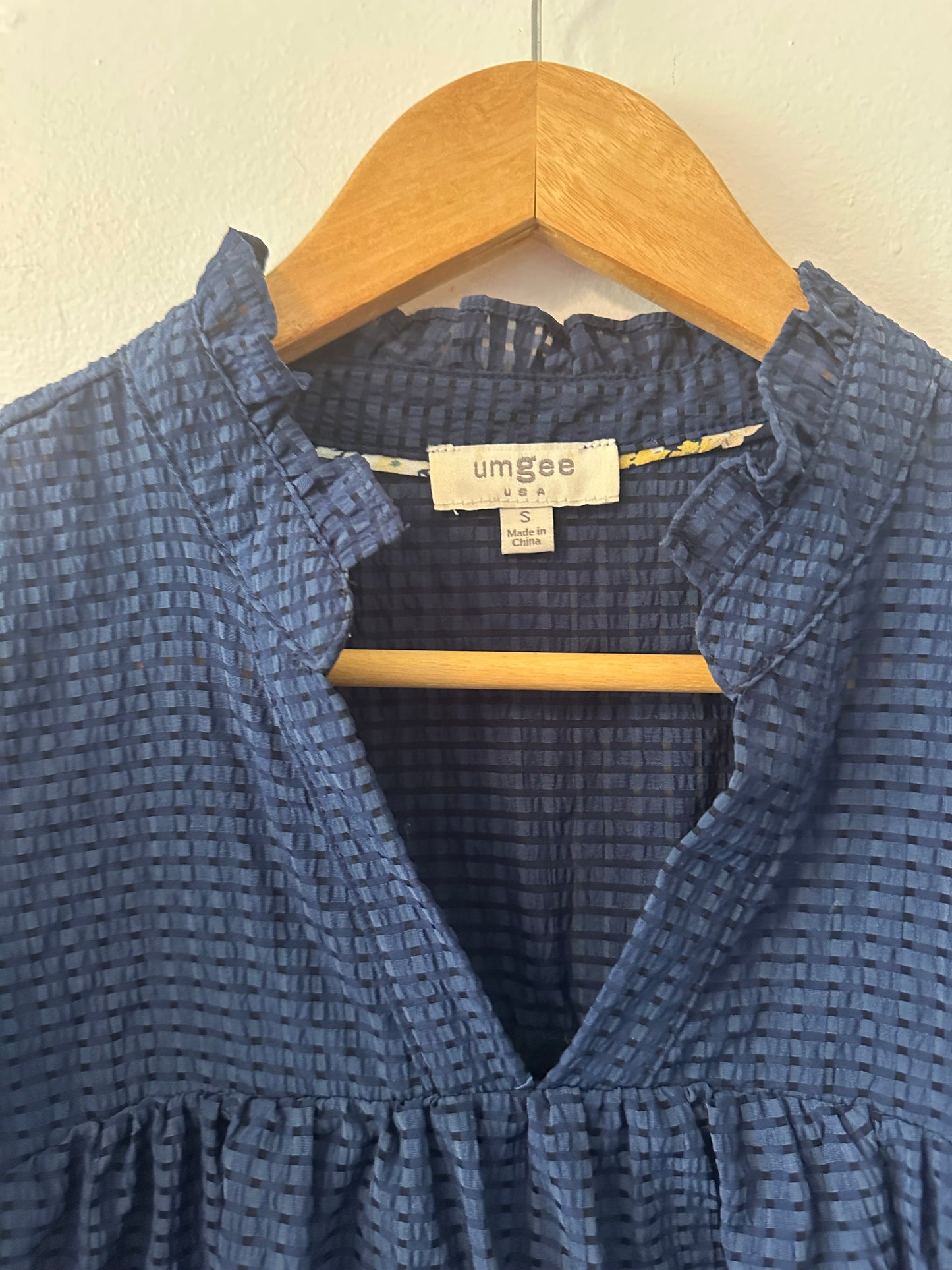 Umgee Navy Puff Sleeve Blouse with Embroidery | Size Small