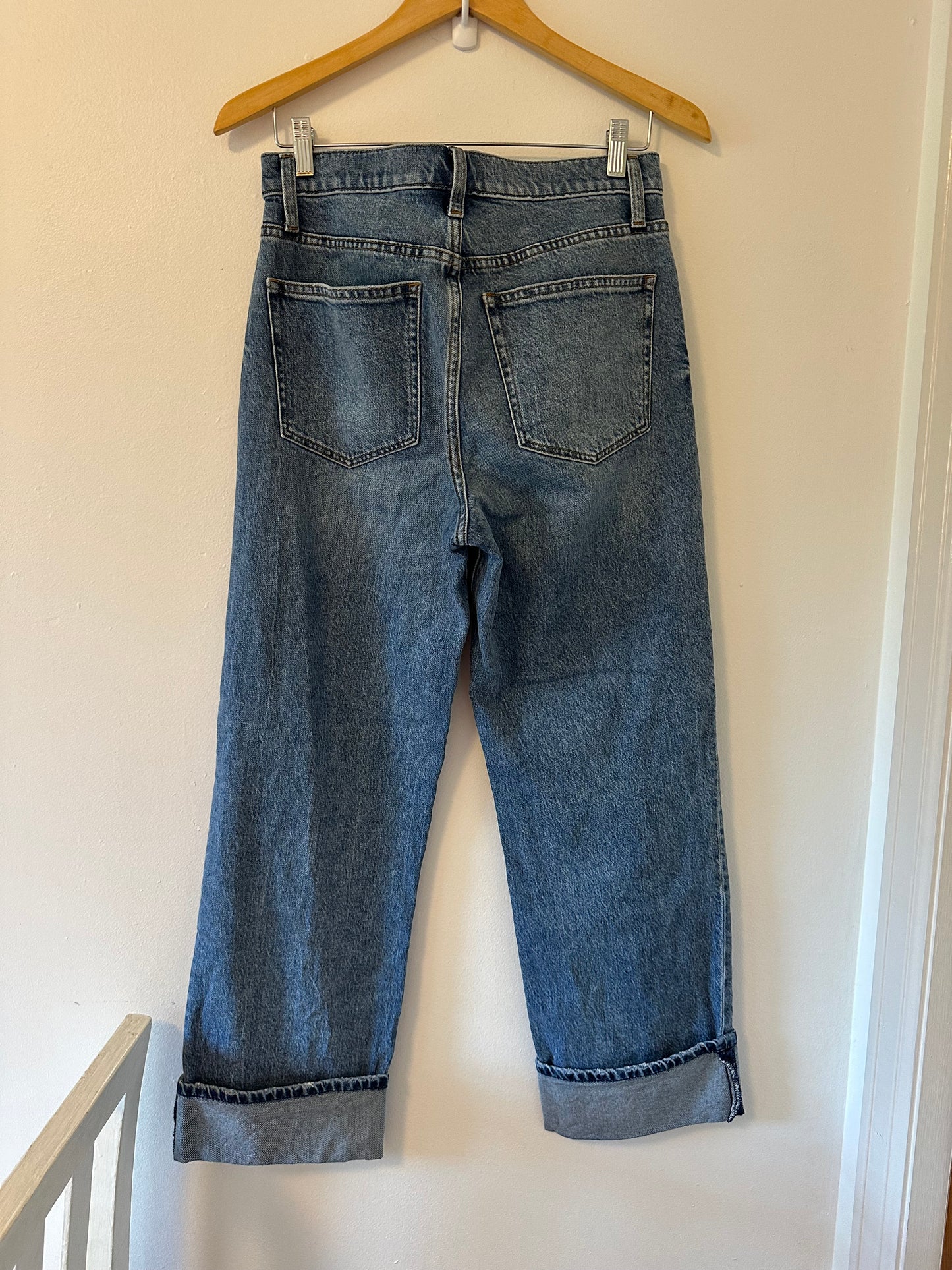 Joe’s Jeans The Margot Cropped Straight Leg - Size 29