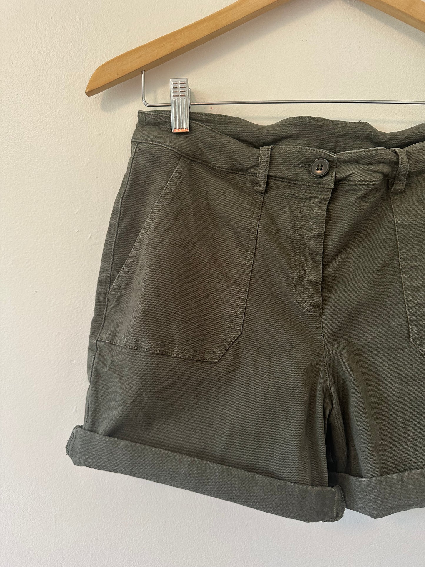 Boden Olive Green Cuffed Women's Shorts - Size US 8