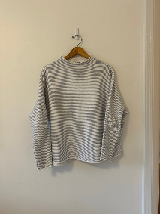 Frank & Eileen Tee Lab Triple Fleece Cotton White and Navy Sweatshirt | Size Medium