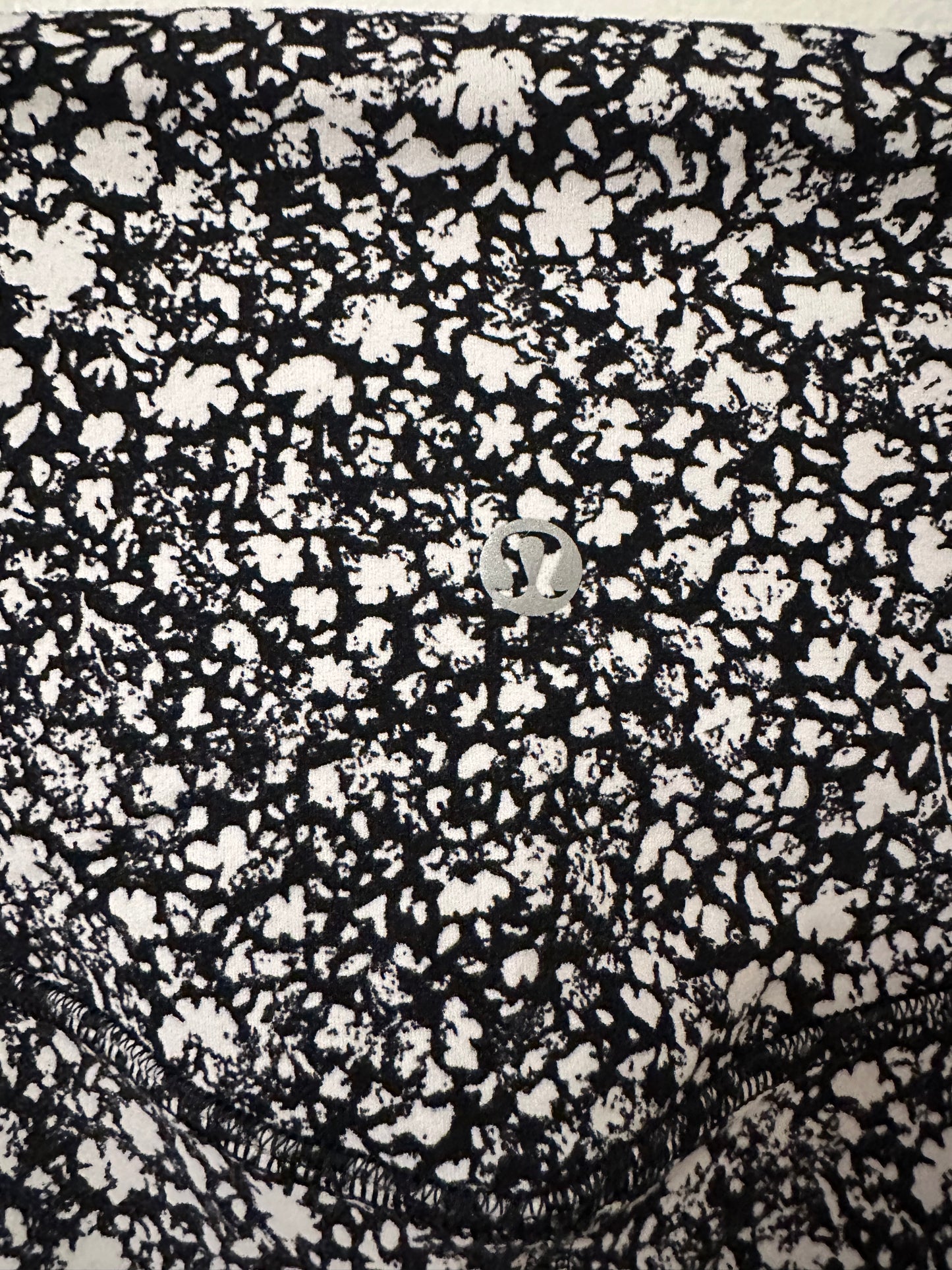 Lululemon Align High-Rise Crop 23" Venture In Floral Alpine White Black | Size 8