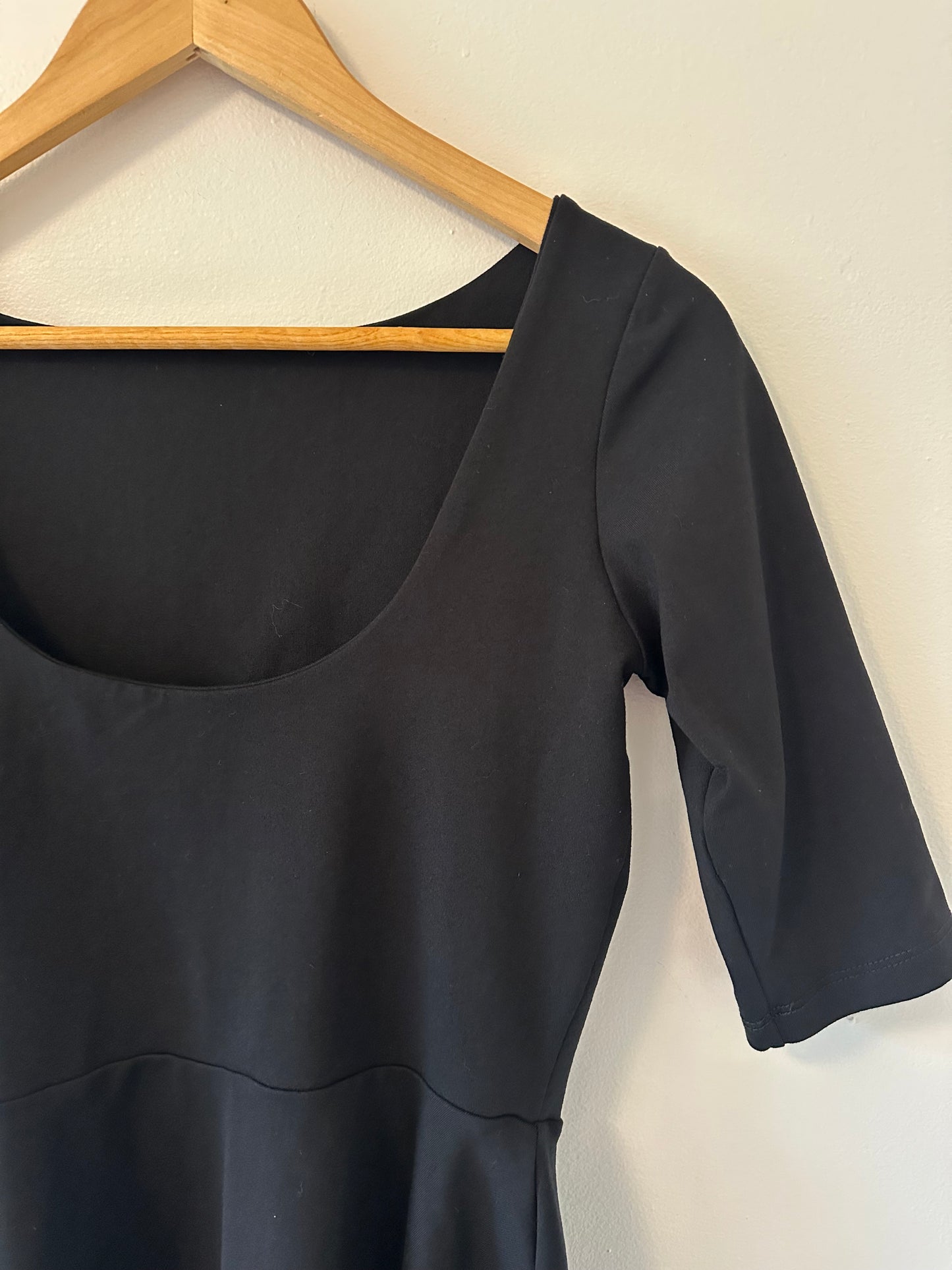 Susana Monaco Black Peplum Top Size Large