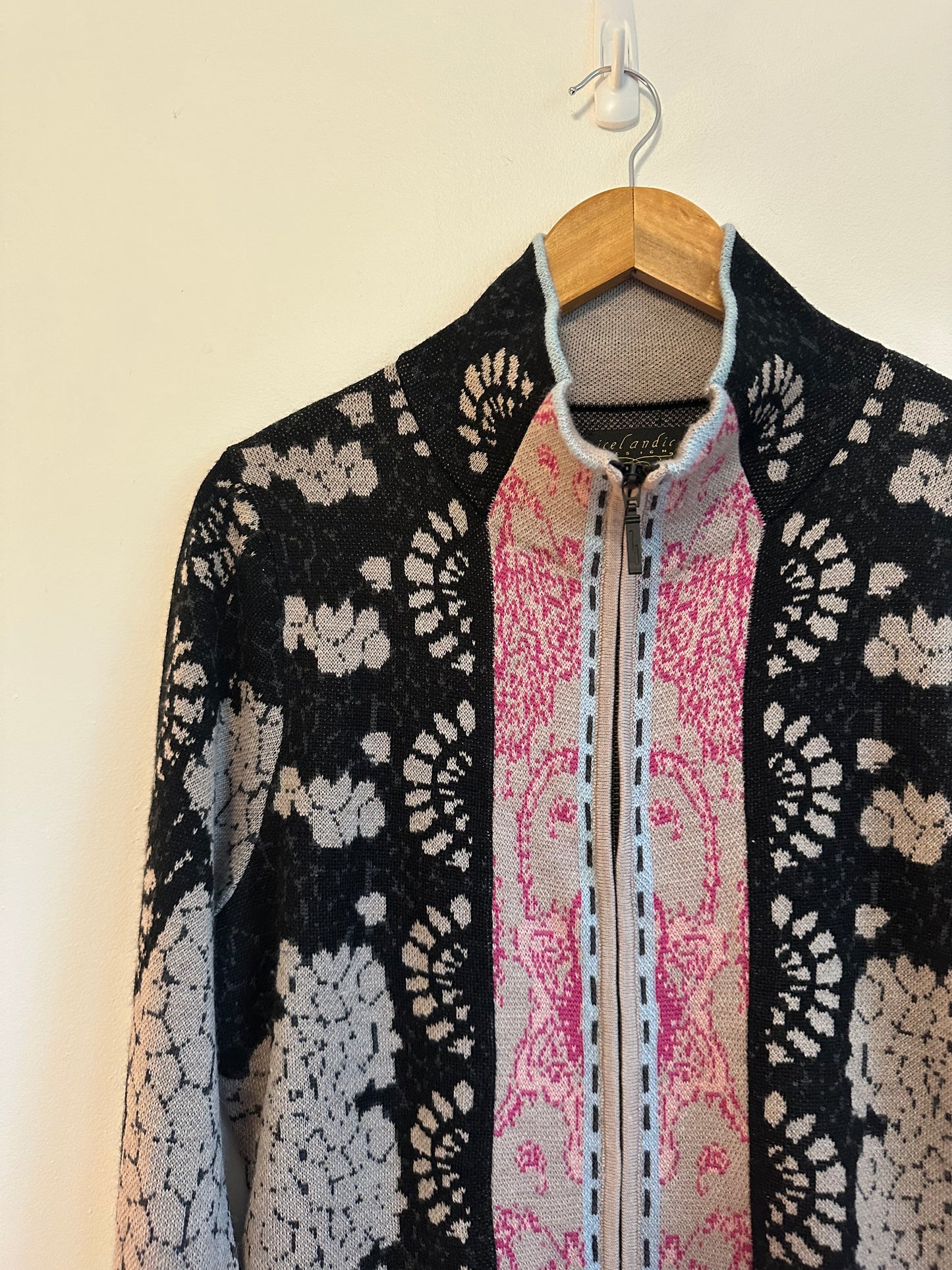 Icelandic Design Jacquard Floral Zip Front Cardigan | Size Large