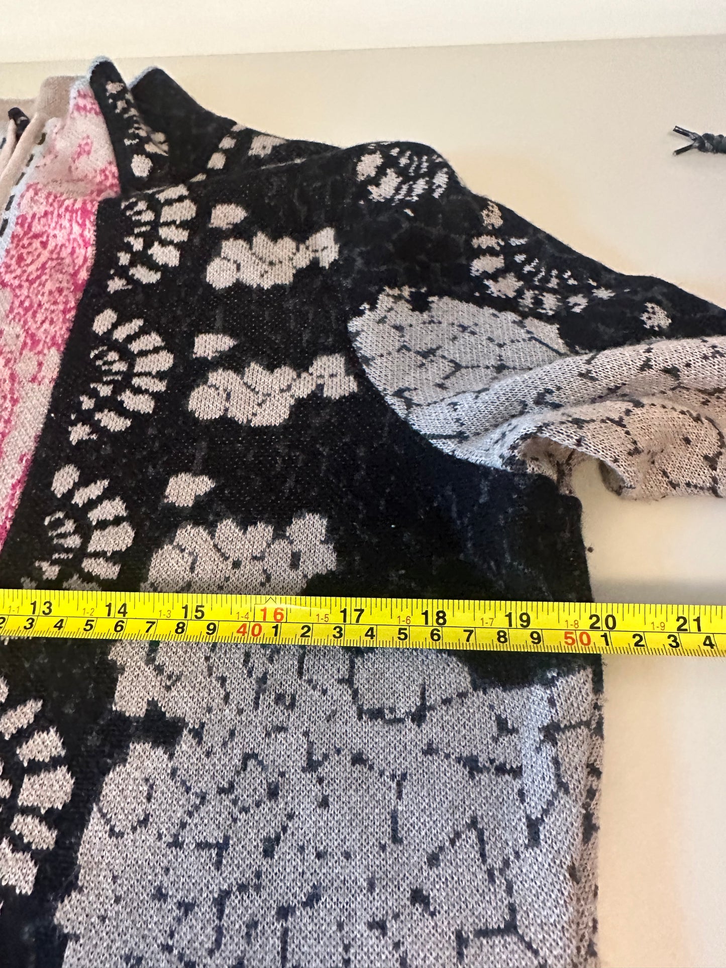Icelandic Design Jacquard Floral Zip Front Cardigan | Size Large