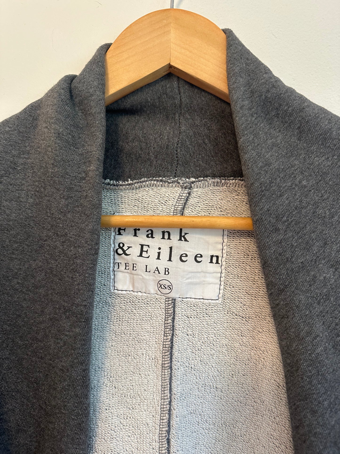 Frank & Eileen Open Lounge Sweatshirt Cardigan in Dark Gray | Size XS/S
