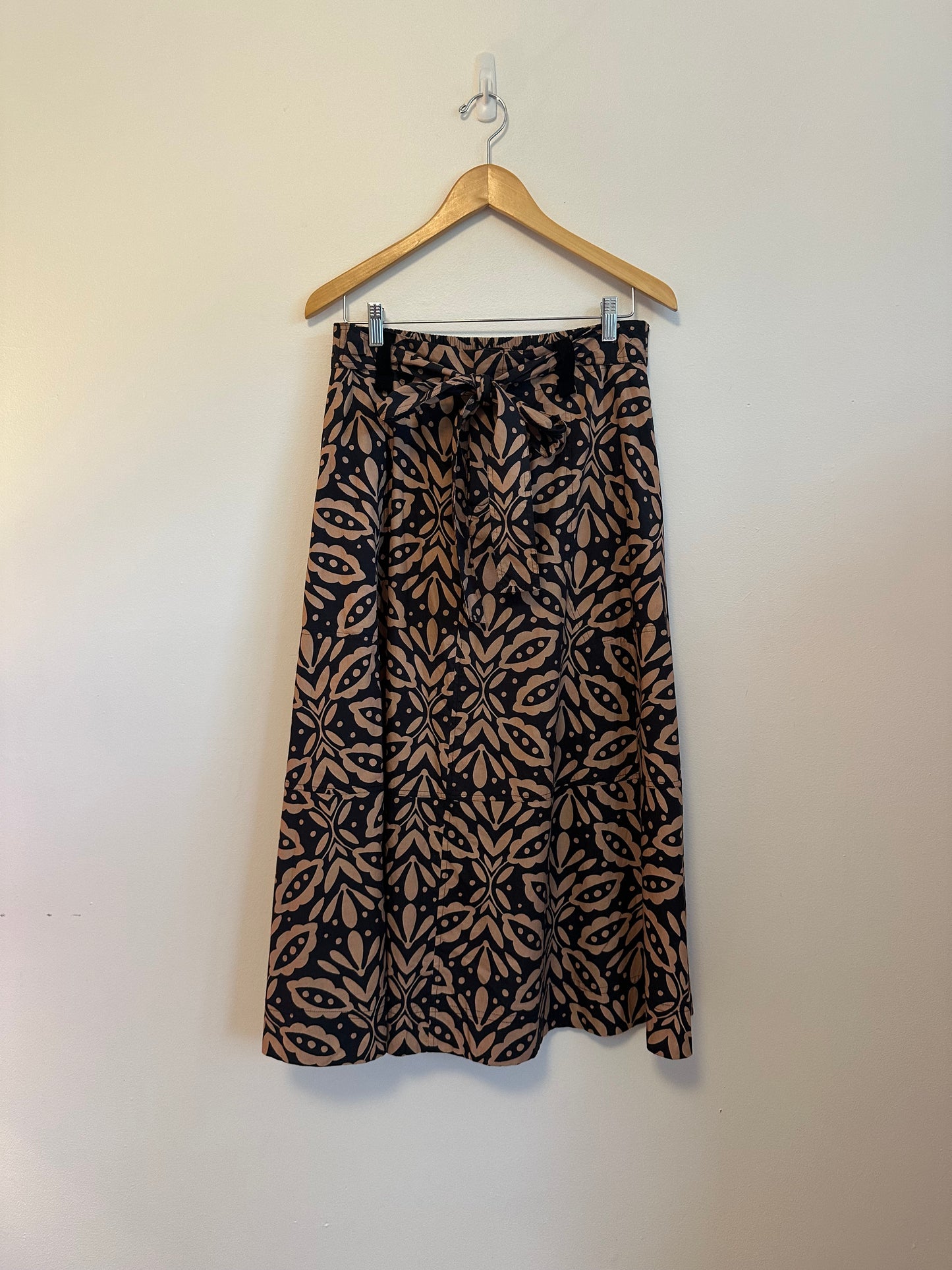 Lilla P Belted Skirt in Khaki Motif | Size Medium