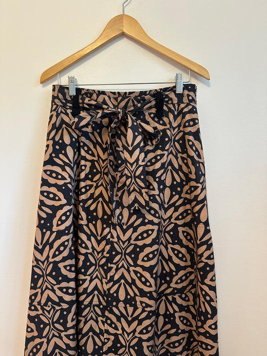 Lilla P Belted Skirt in Khaki Motif | Size Medium