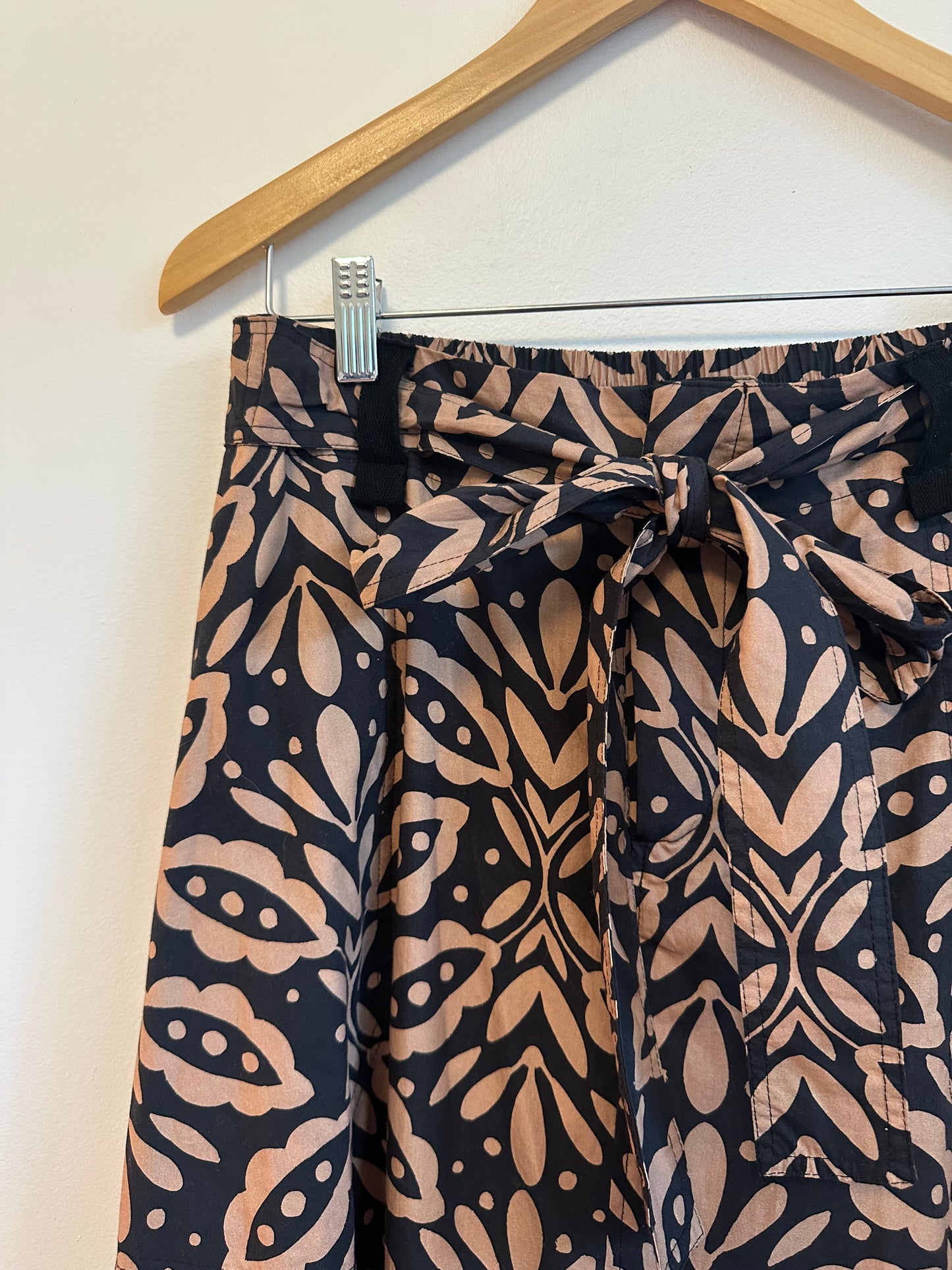 Lilla P Belted Skirt in Khaki Motif | Size Medium