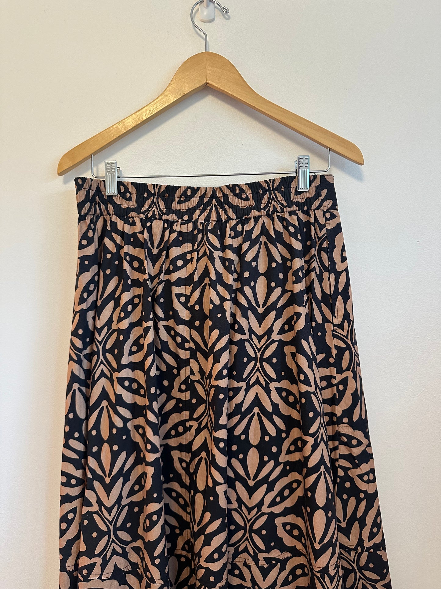 Lilla P Belted Skirt in Khaki Motif | Size Medium