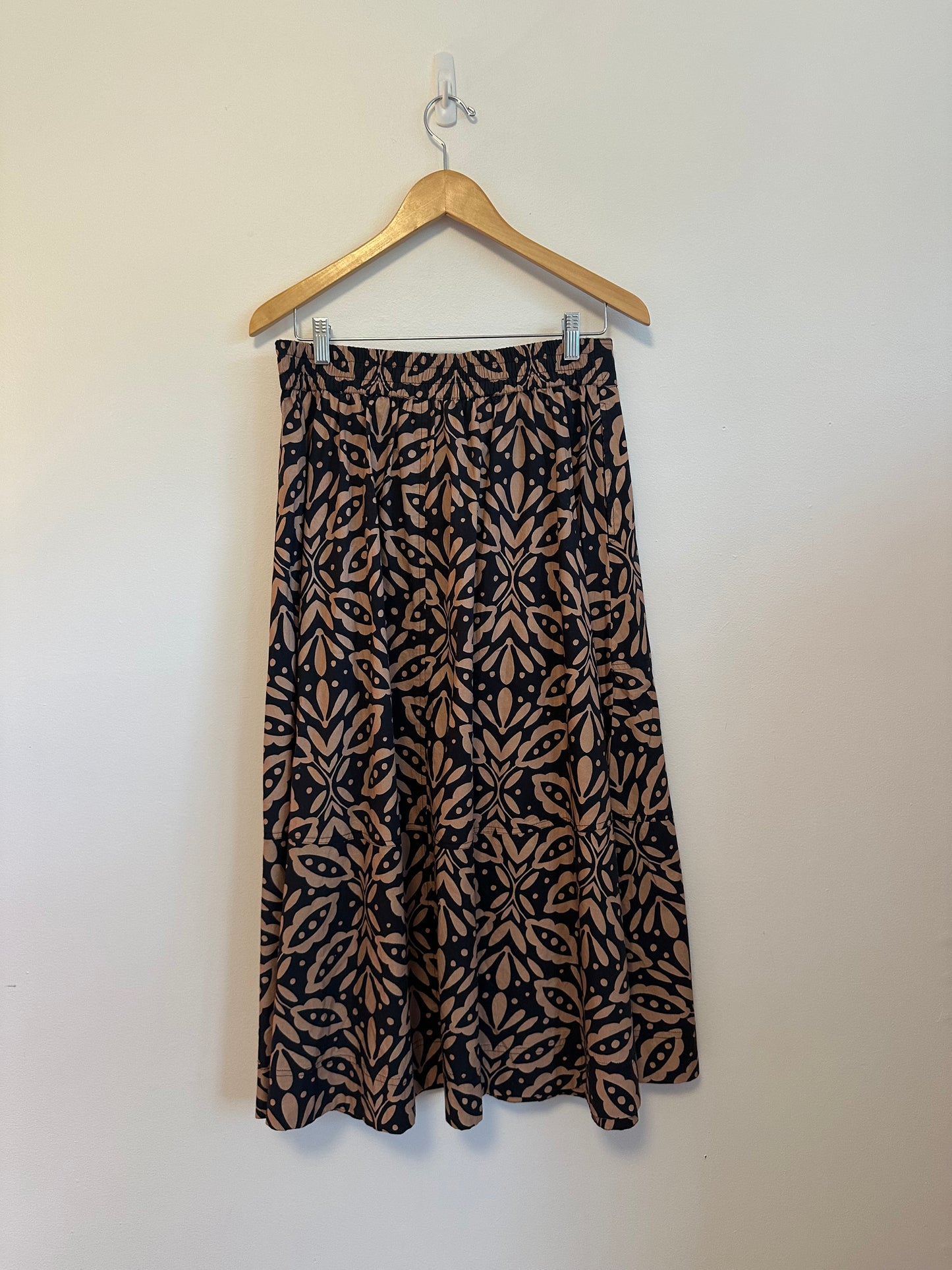 Lilla P Belted Skirt in Khaki Motif | Size Medium