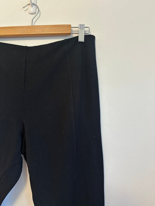 Lyssé Signature Center Seam Ponte Leggings in Black | Size Large